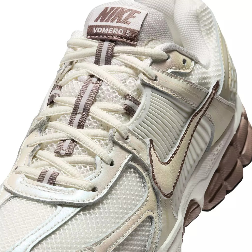 Nike Women's Zoom Vomero 5 Shoes | DICK'S Sporting Goods