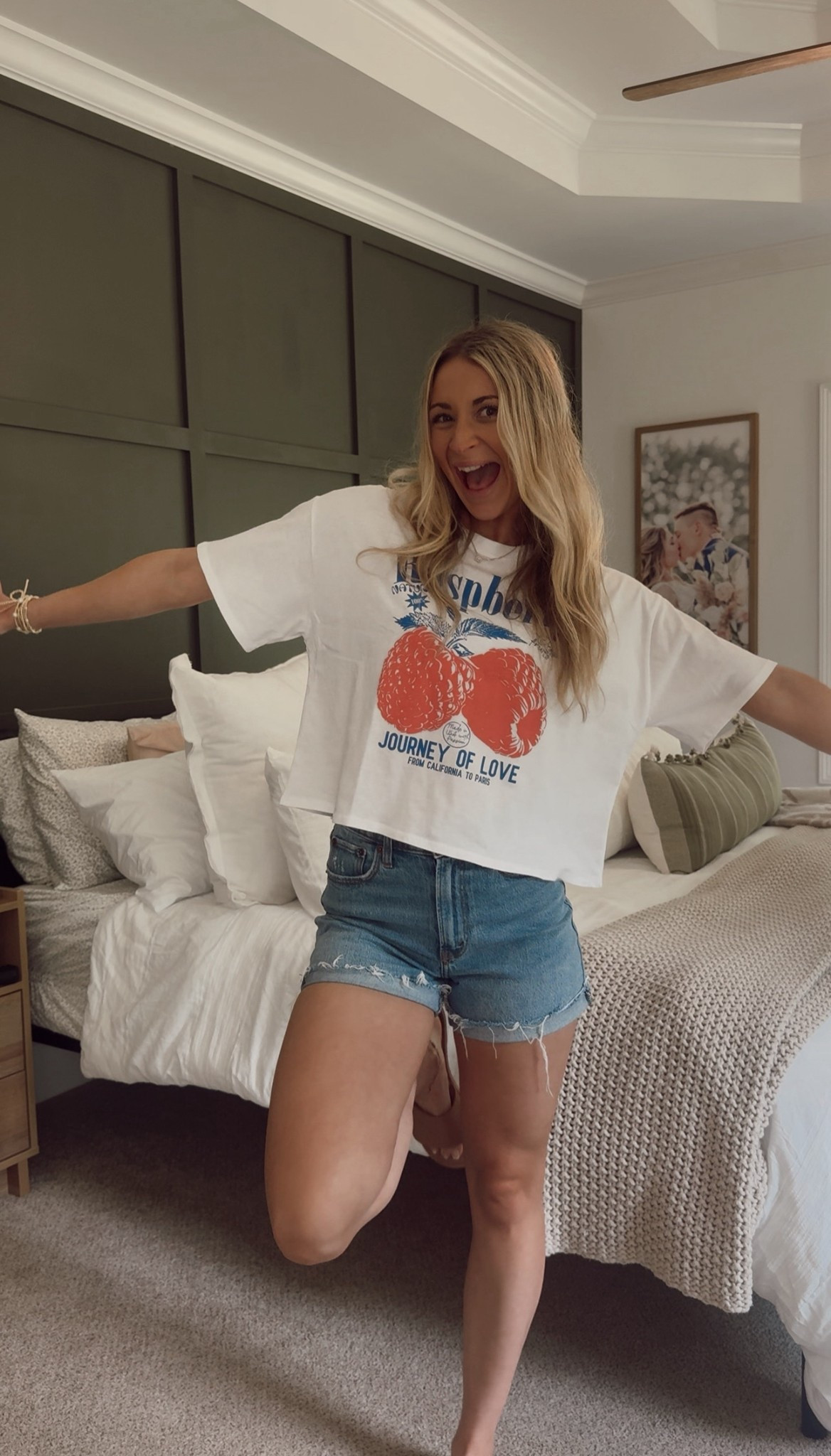 The cutest tee!! Use code APRIL20 to save 20%!! 

#LTKSeasonal #LTKU #LTKSaleAlert