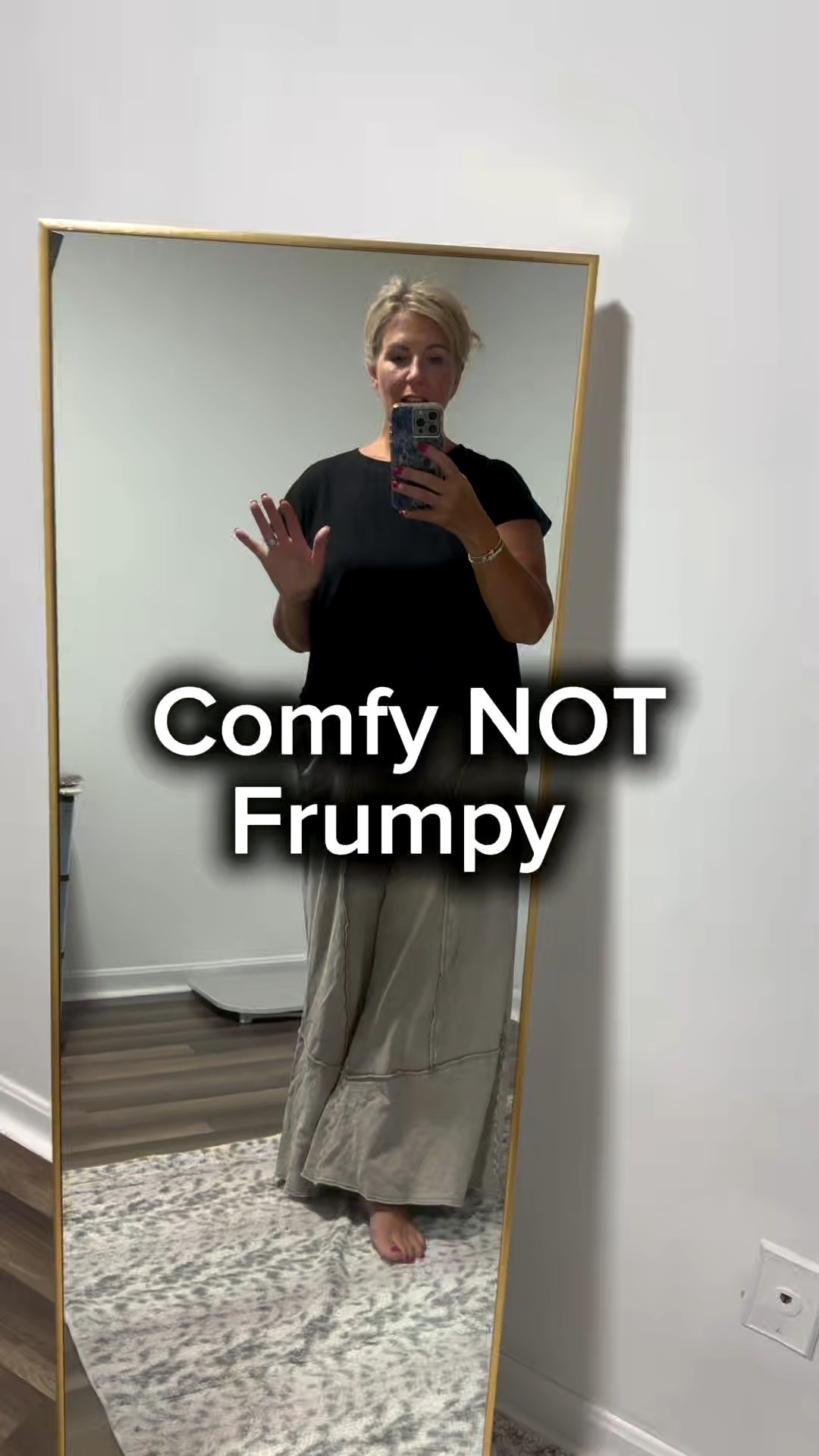 Top Size large 
Pants size large 

#LTKMidsize #LTKActive #LTKOver40