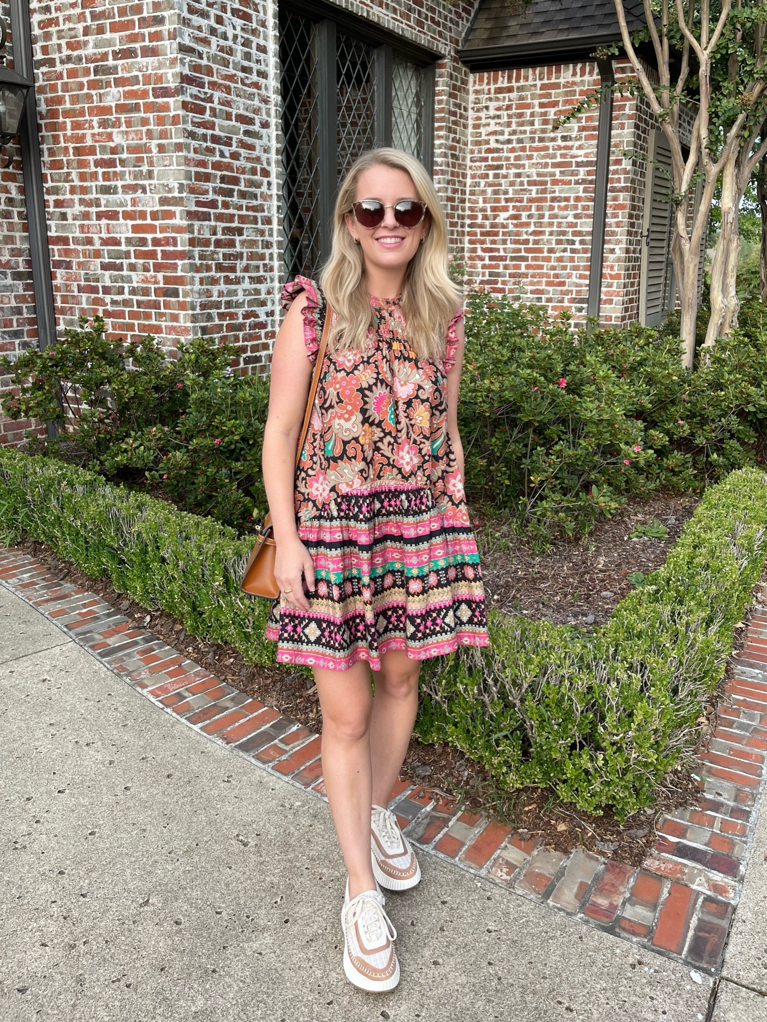 Fall transition dress #fallstyle #dolcevitadolen #dolensneaker

#LTKSeasonal