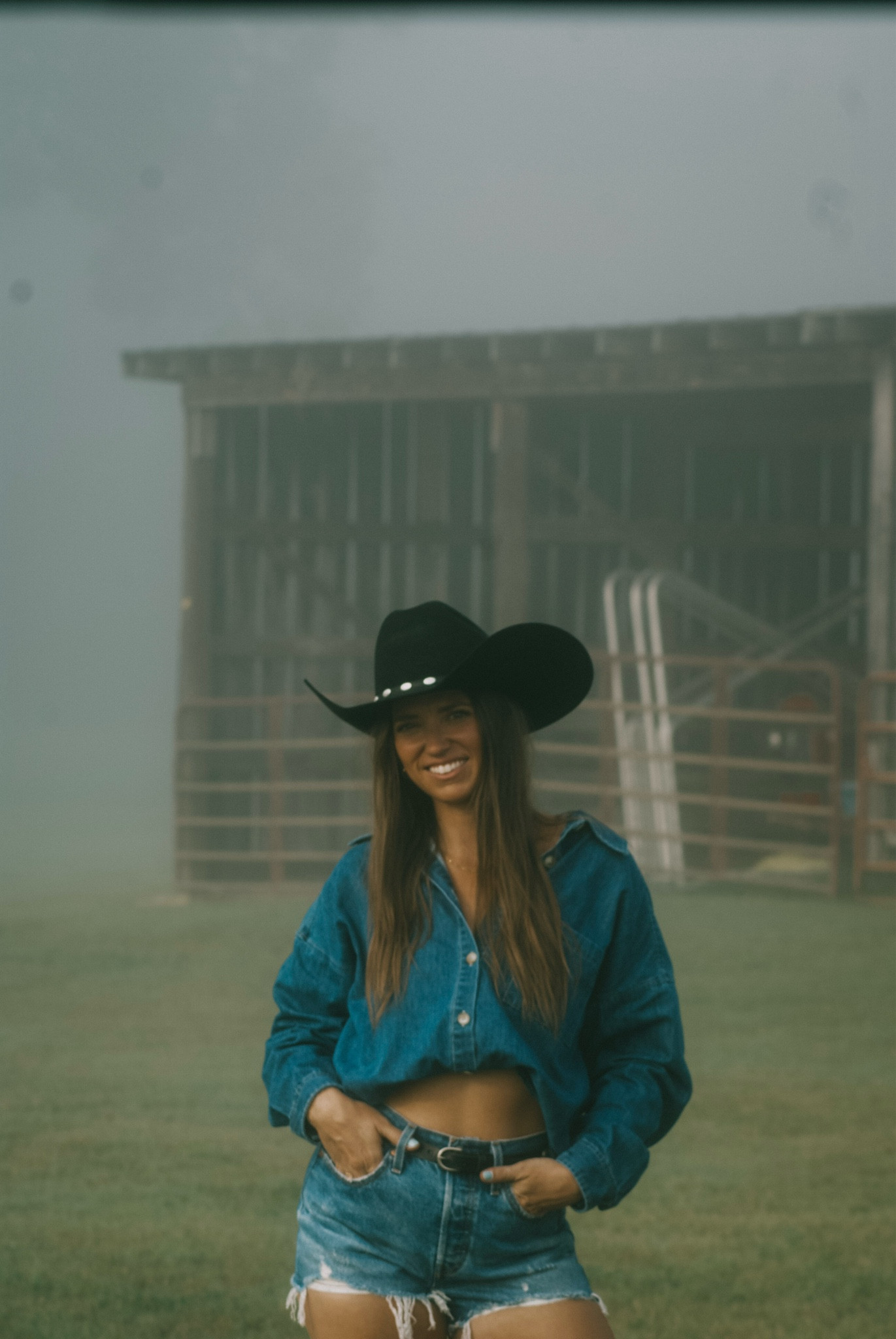 trying to find more ways to style my cowboy hats… really embracing the western fashion 🤠