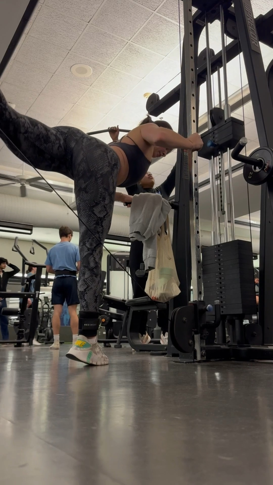 cable ankle straps, the only ones I use that have stayed in top condition for years🤍

#LTKU #LTKFindsUnder50 #LTKActive