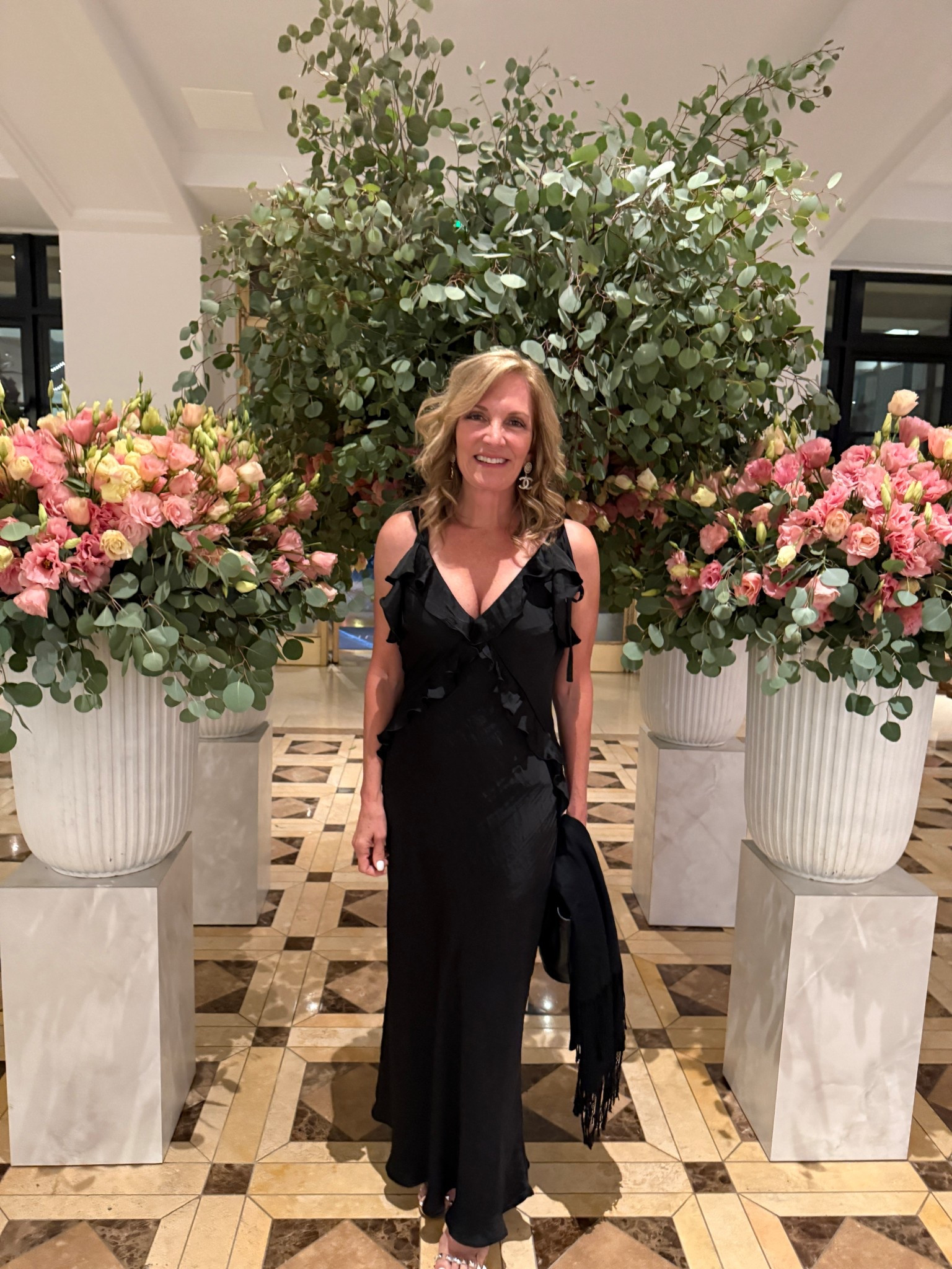 Simple, flowing ,
Elegant and easy to wear dress with ruffles. Soo cute

#LTKOver40 #LTKPetite #LTKStyleTip