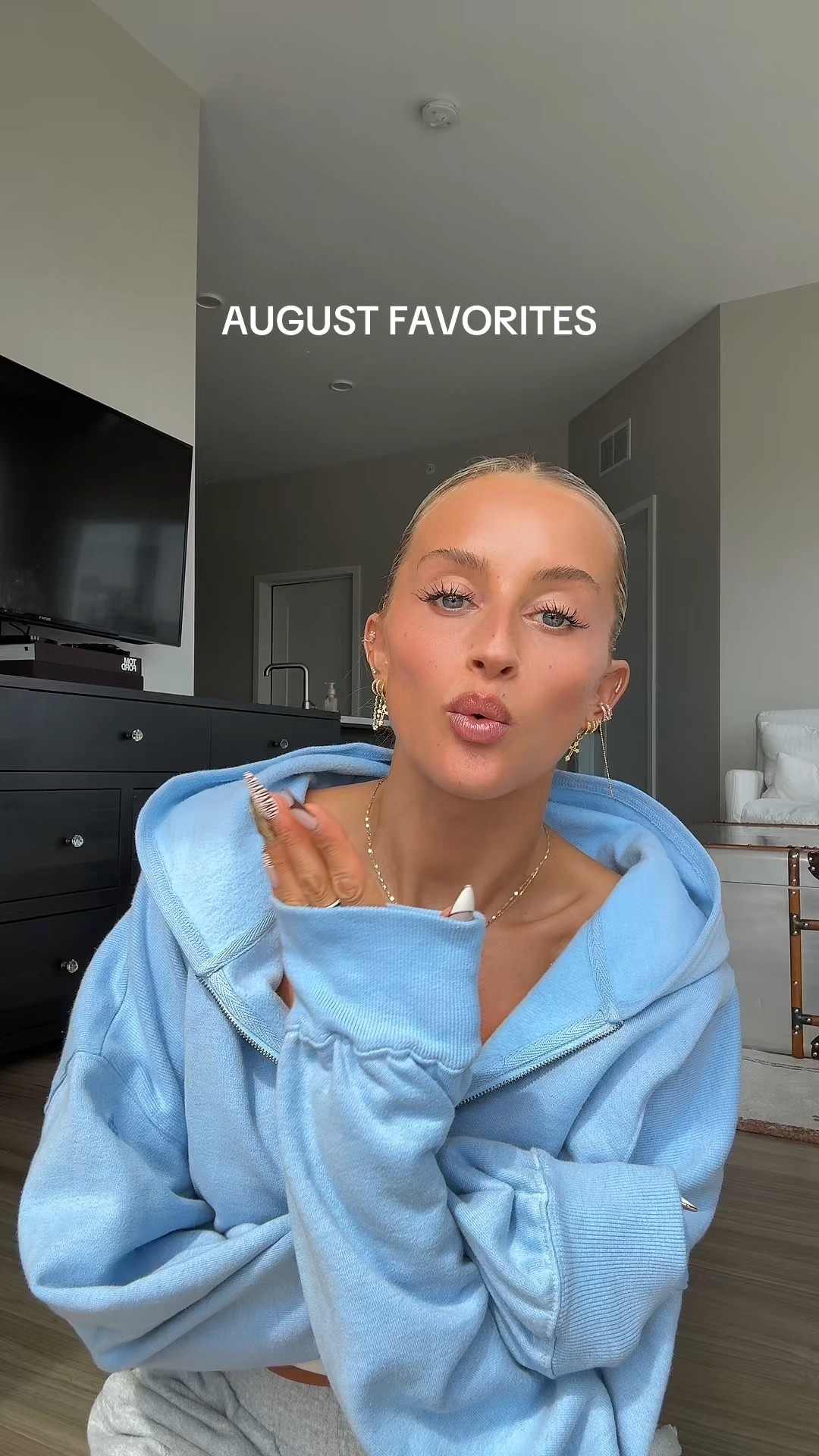 things I’ve been loving a little extra this month 🩵 full vid on TT

#LTKBeauty #LTKFindsUnder100 #LTKFindsUnder50