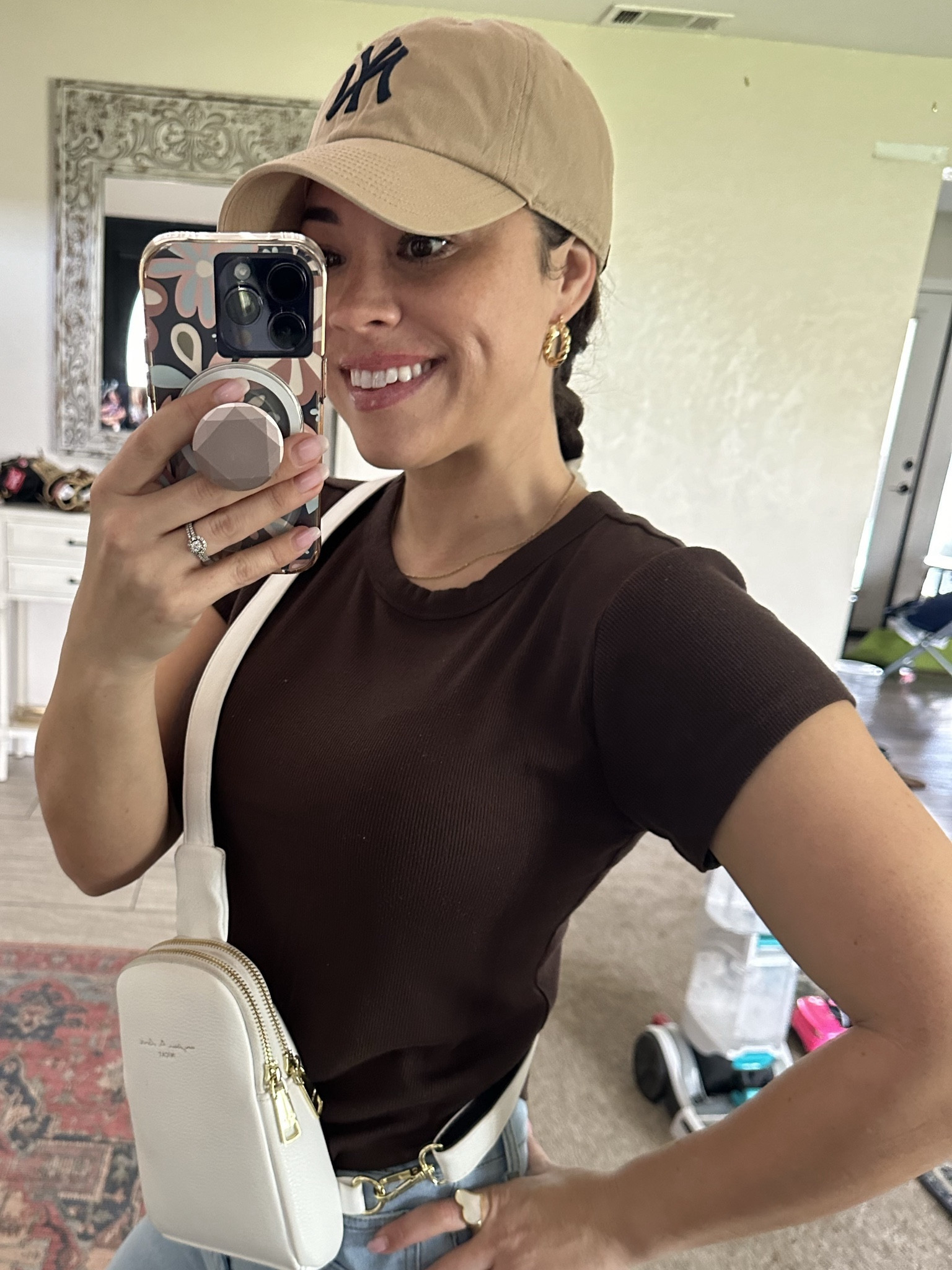 Come of my fave #ootd pieces. This crossbody is still my fave!! 