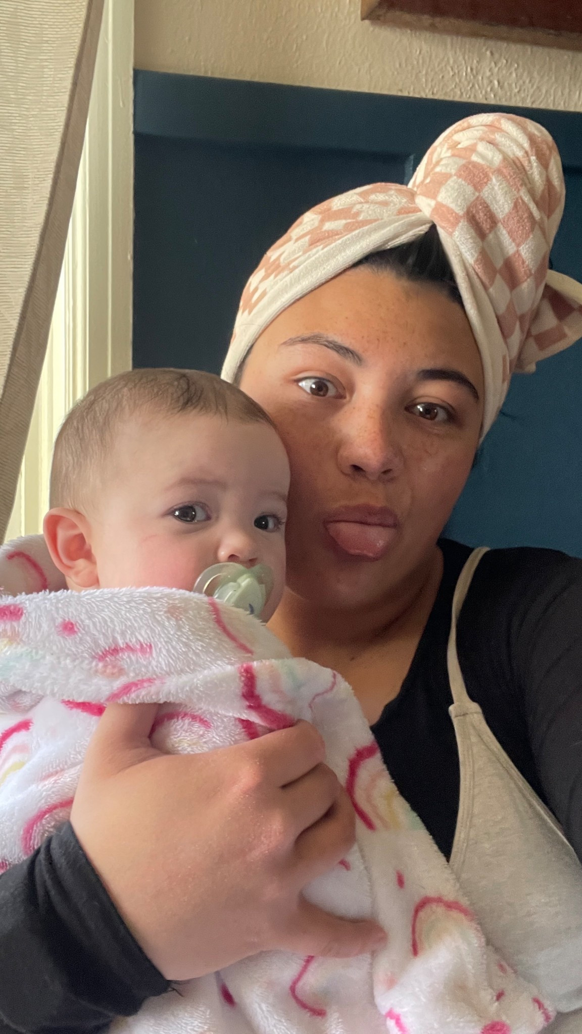 My favorite microfiber towel from KITSCH 🥰🫶🏽 my hair is super thick and it will take a full day to try even after using a towel, but with this microfiber towel it dries in just a couple hours  

#LTKFindsUnder50 #LTKStyleTip