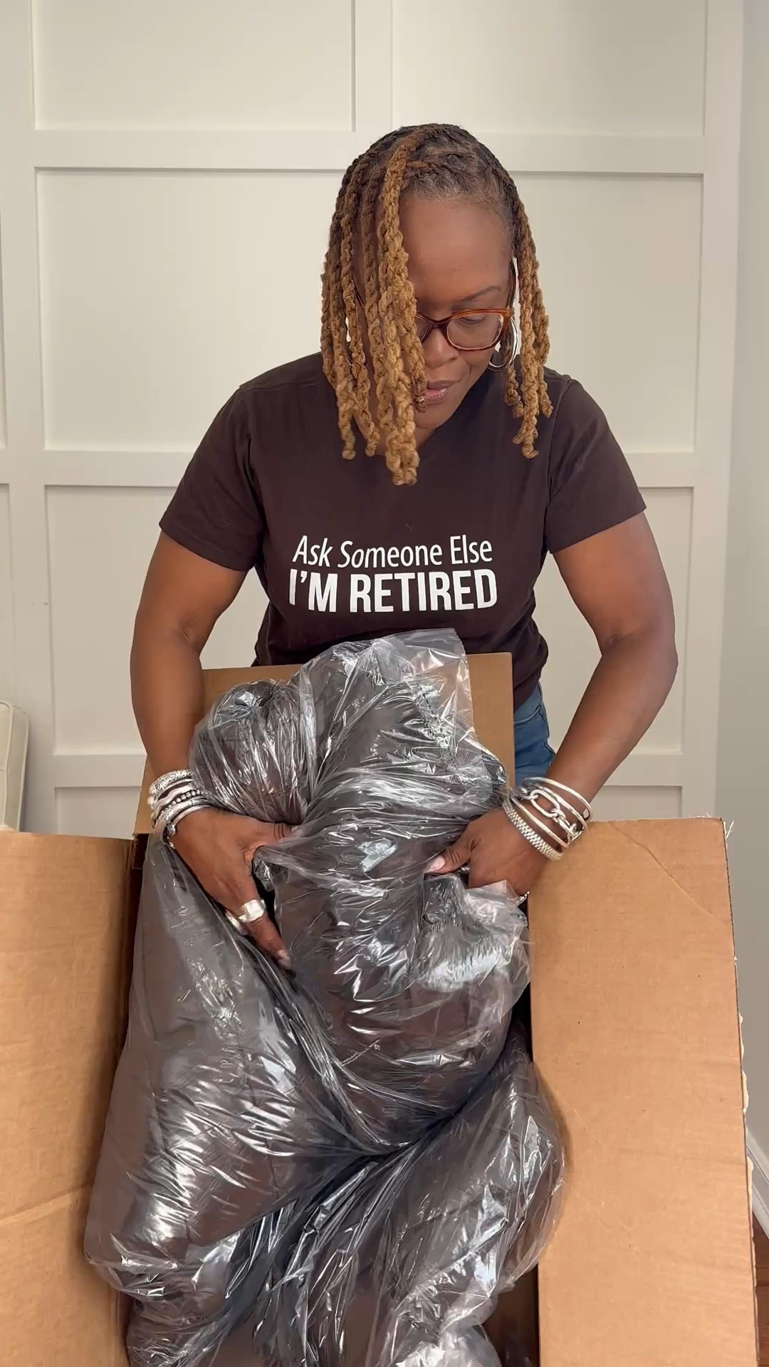 Retired tee in brown and multiple colors 

#LTKWorkwear #LTKOver40 #LTKootd