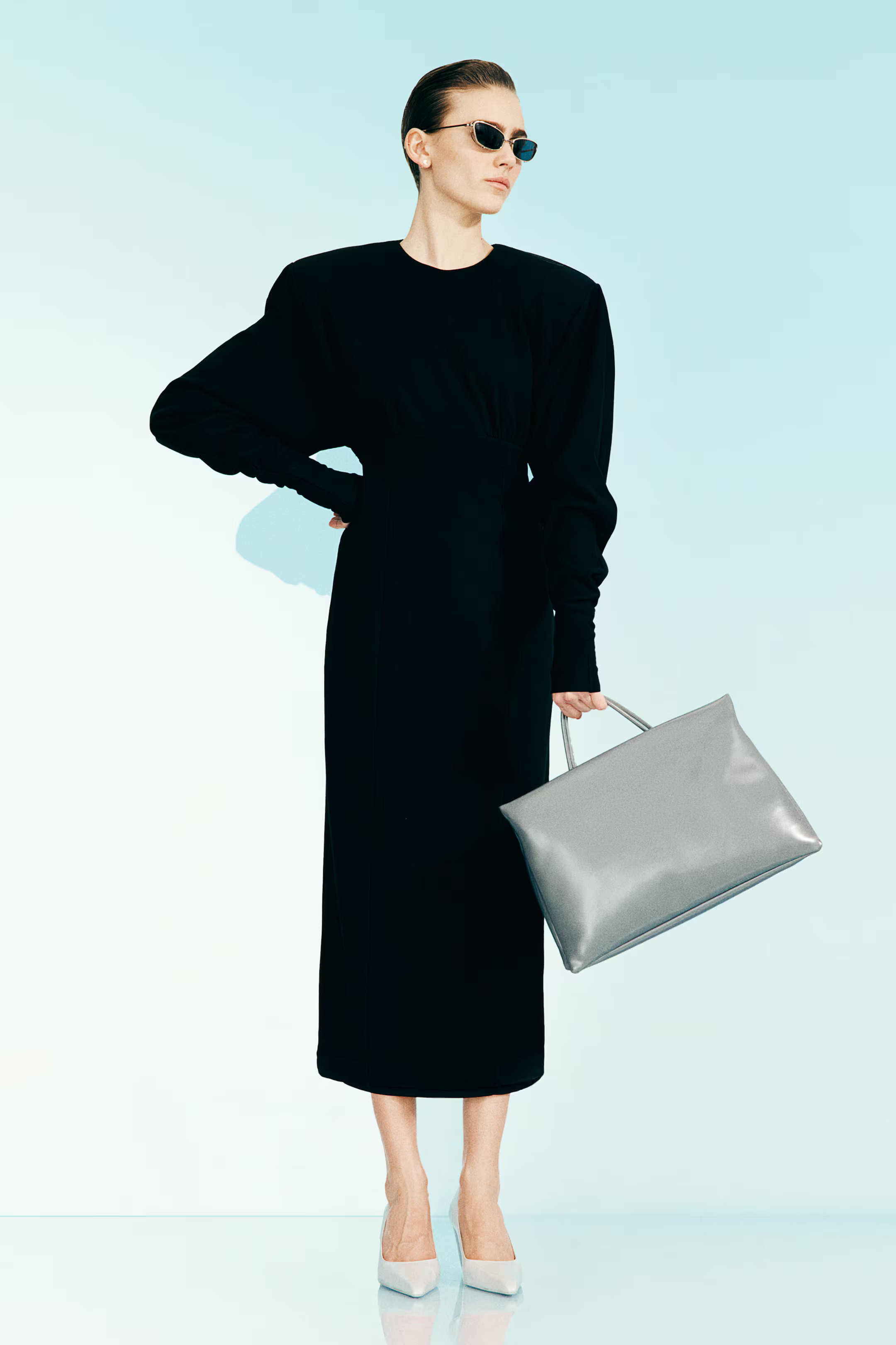 Batwing-Sleeved Sweatshirt Dress - Black - Ladies | H&M CA | H&M (US + CA)