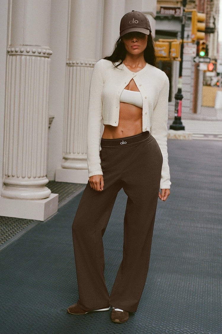 Comfortable casual performance pants by Alo! Perfect for every day it looks. 

#LTKOver40 #LTKTall #LTKActive