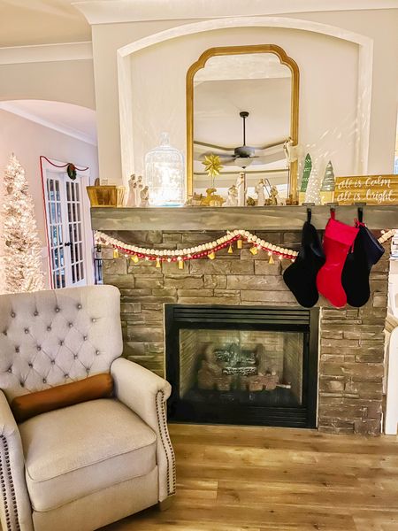 Christmas fireplace decor


#fireplace #christmas #christmasdecor #stockings #magical #cozy #lights

#LTKfamily #LTKhome #LTKSeasonal