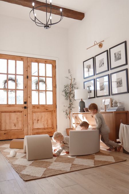 Neutral home - beige aesthetic- entry way design

#LTKhome #LTKkids #LTKfamily