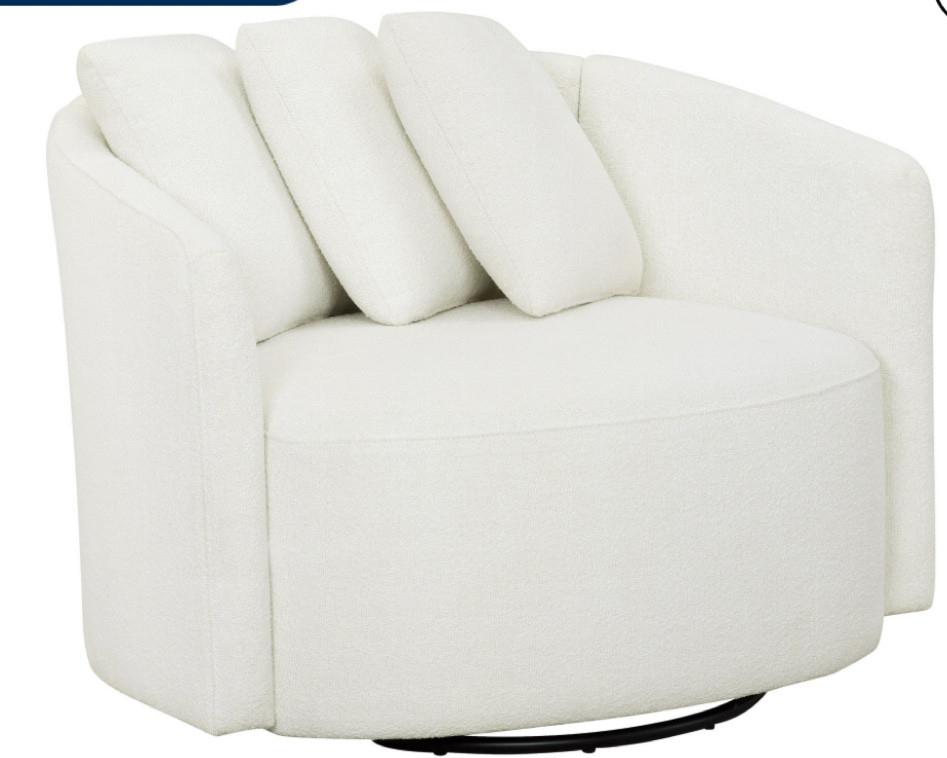 Prettiest chair! Love the size of it too! #bedroomchair #livingroomchair #largecomfychair

#LTKhome
