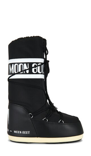 MOON BOOT Icon Nylon Boot in Black. - size 39-41 | Revolve Clothing (Global)