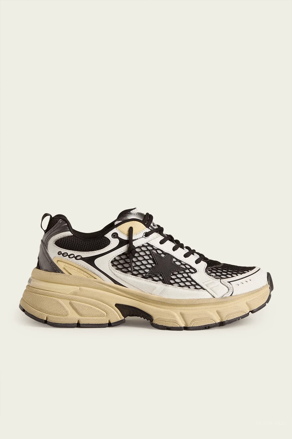 Light-Star White Black Leather Sneaker - Black US 9 | Shop Olivia