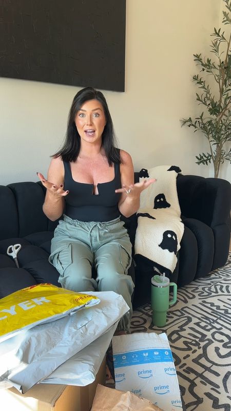 Random unboxing from when we were in San Diego. Review of the jeans & dress to come. The blanket on my couch is sooo cozy so I linked it too. It’s perfect for Halloween 

#LTKfindsunder100 #LTKHalloween #LTKVideo