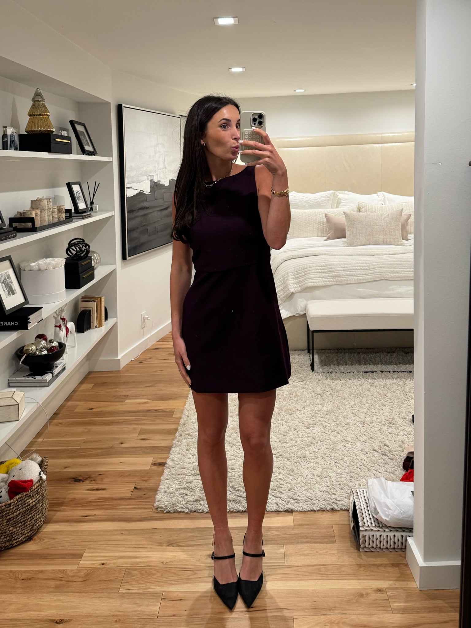 Dressed and ready to hit an office holiday party near you @aritzia #aritziapartner 