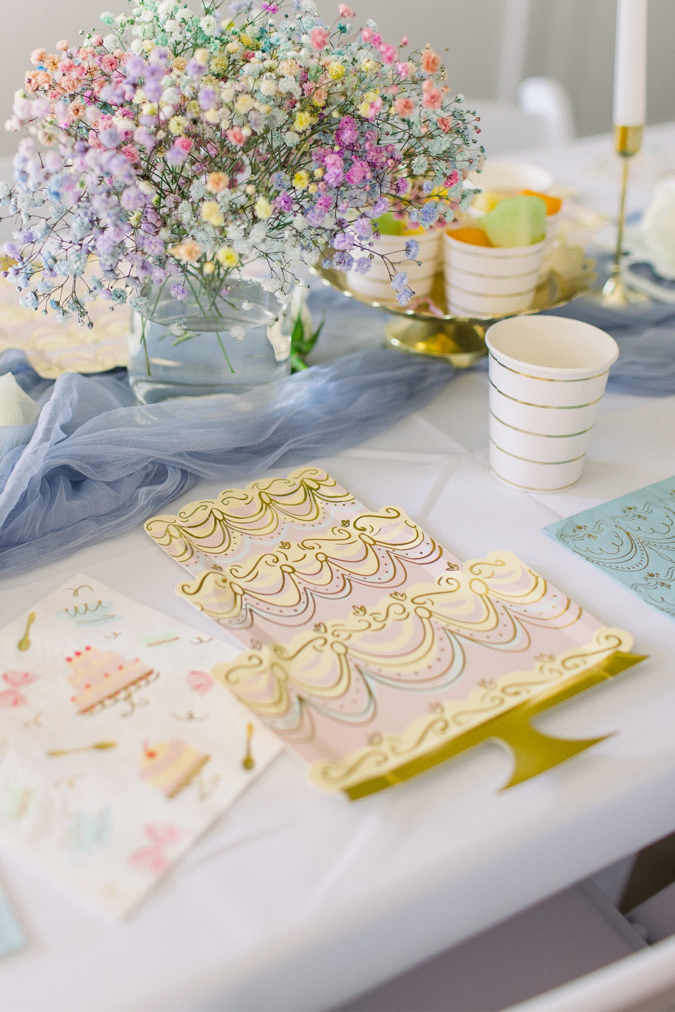 Obsessed with all the party paper good options at Daydream Society! Love this “let them eat cake” theme so much! #daydreamsociety

#LTKFind #LTKfamily #LTKGiftGuide