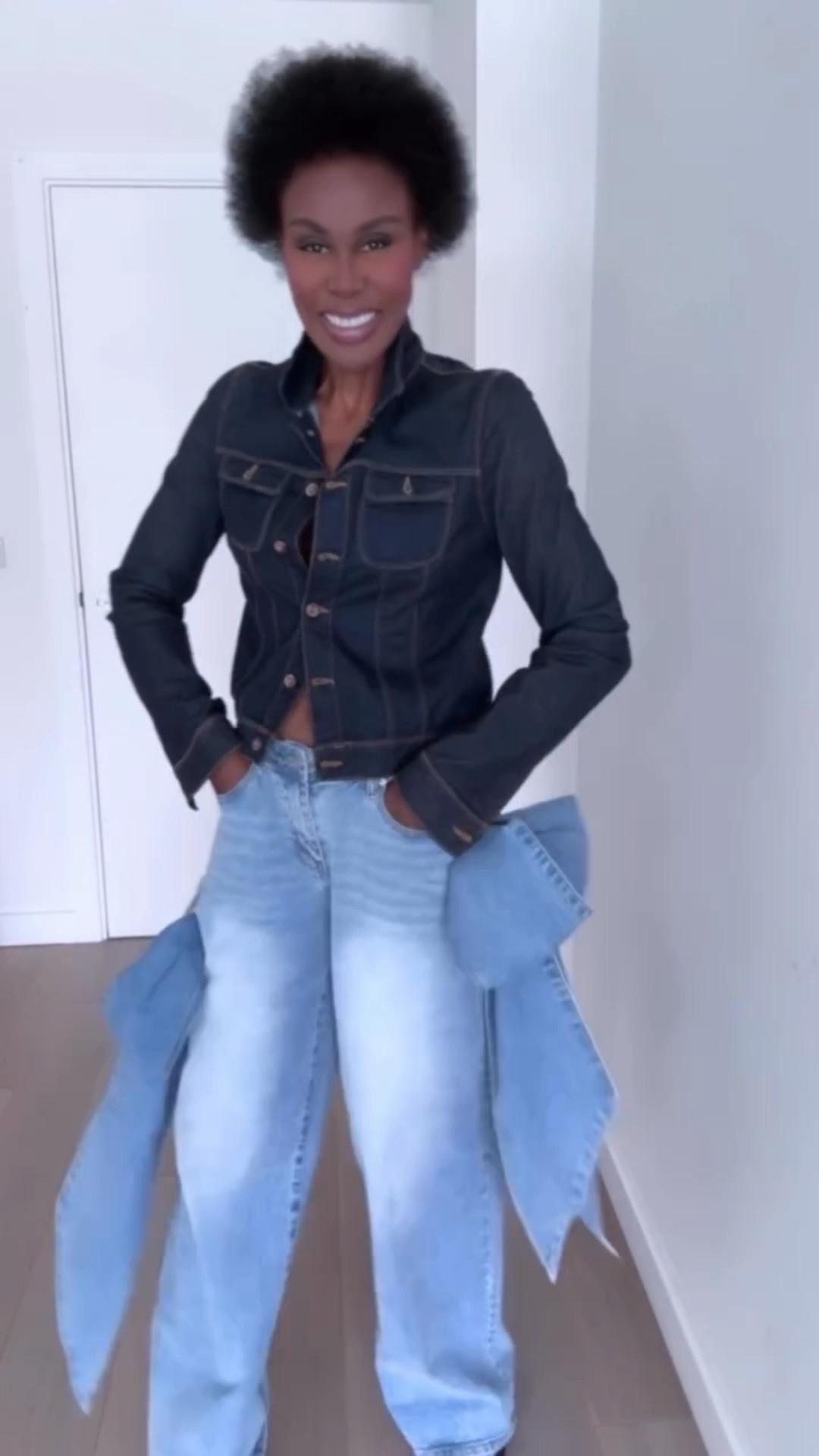 Jeans & Bows! 🤸🏾‍♂️👖🎀
.
.
Jeans by @shopakira 👖👖👖👖✨✨✨
.
.
.
.
.
.
#fumidesaluvold #jeans #fashionblogger #fashion #fashionista #lotd #ootd #nofilter #glam #beauty #fitness #lifestyle #brand #fitness #instagram #instadaily #réel #reelsfyp #reelsofinstagram