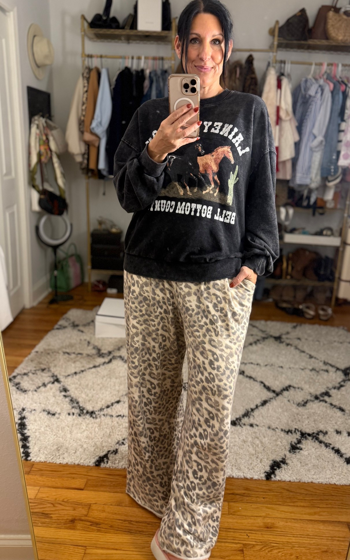 The sweat pants I’m living in this year! 

#LTKSeasonal #LTKStyleTip