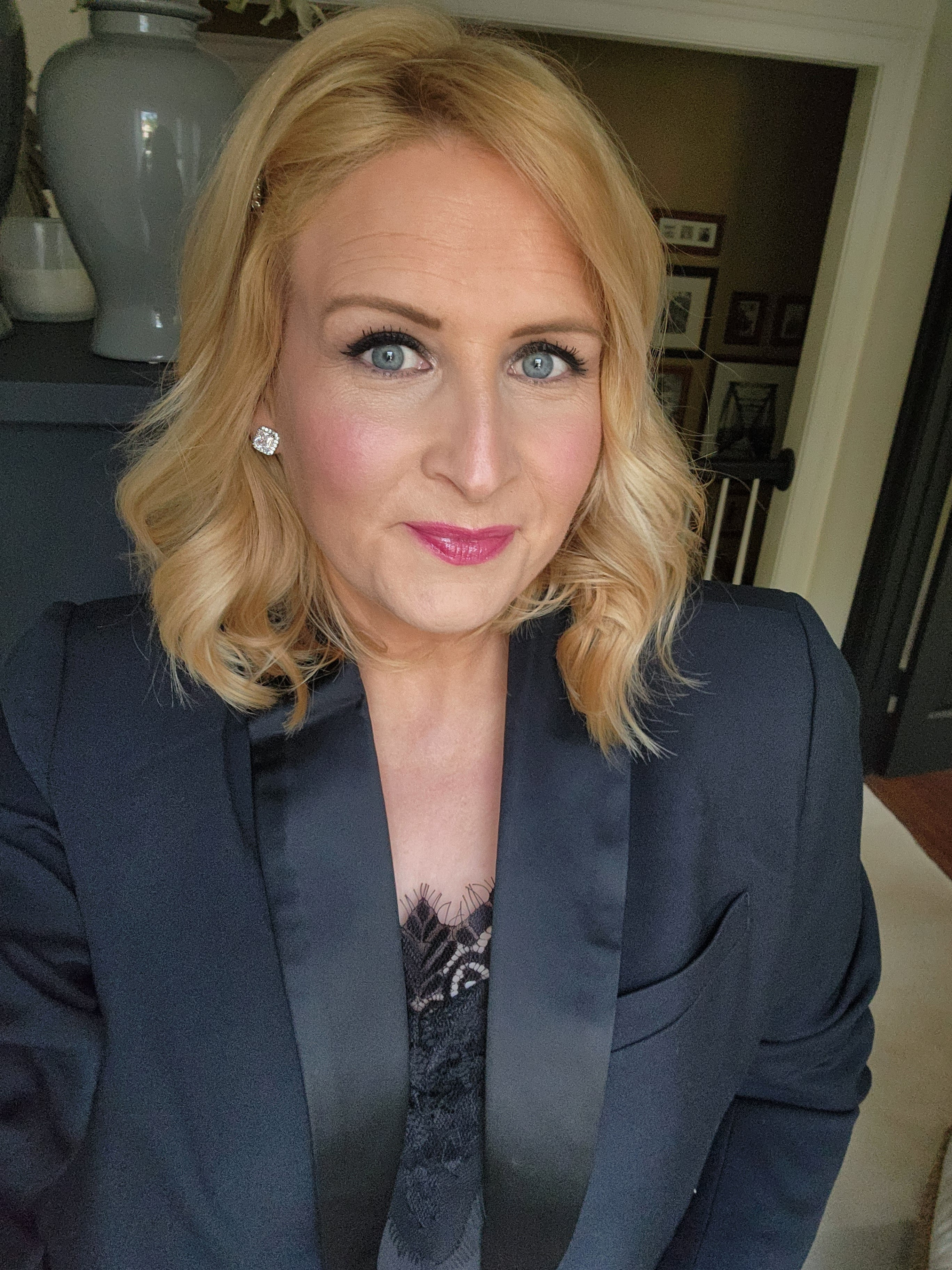 Satin trim tuxedo blazer

#LTKSaleAlert #LTKStyleTip