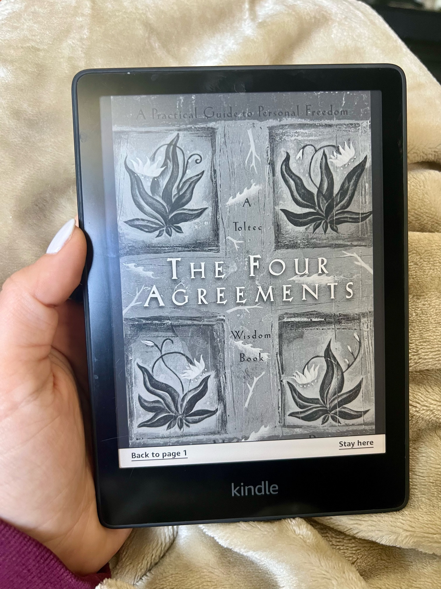 Currently reading📚 The Four Agreements by Janet Mills & Don Miguel Ruiz, for book club! 

#LTKFindsUnder50 #LTKTravel #LTKHome