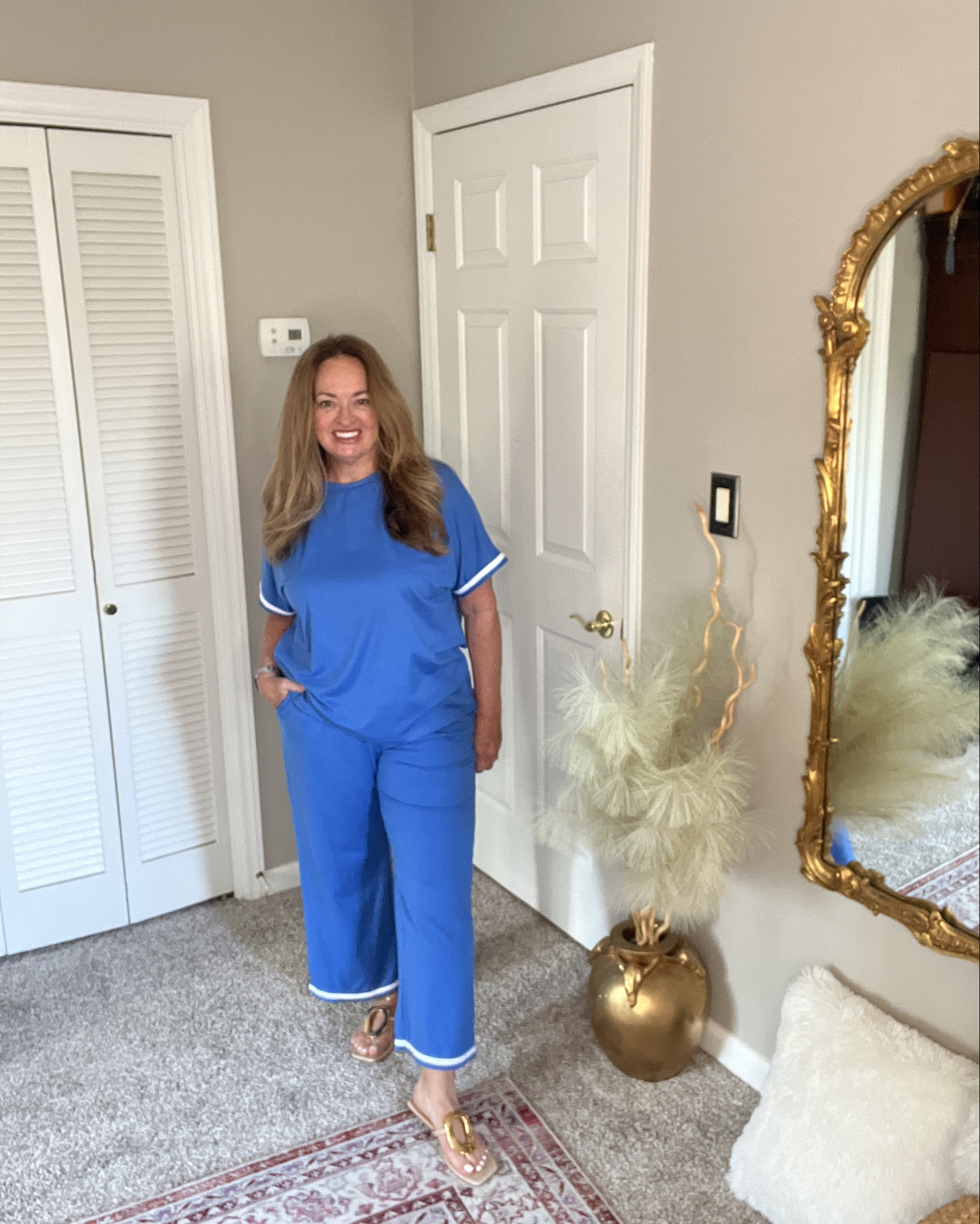 Easy casual 2 piece set



#LTKTravel #LTKOver40 #LTKMidsize