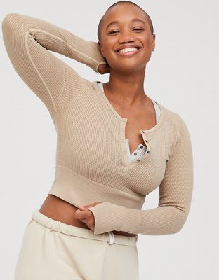 OFFLINE Main Squeeze Seamless Waffle Cropped Henley T-Shirt | American Eagle Outfitters (US & CA)