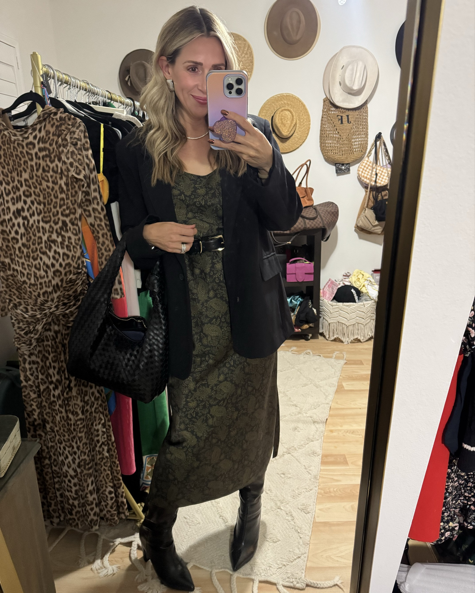 Loved this dress from FashionPass x CamiNYC . Paired with some black boots, oversized blazer and my Amazon belt 🖤