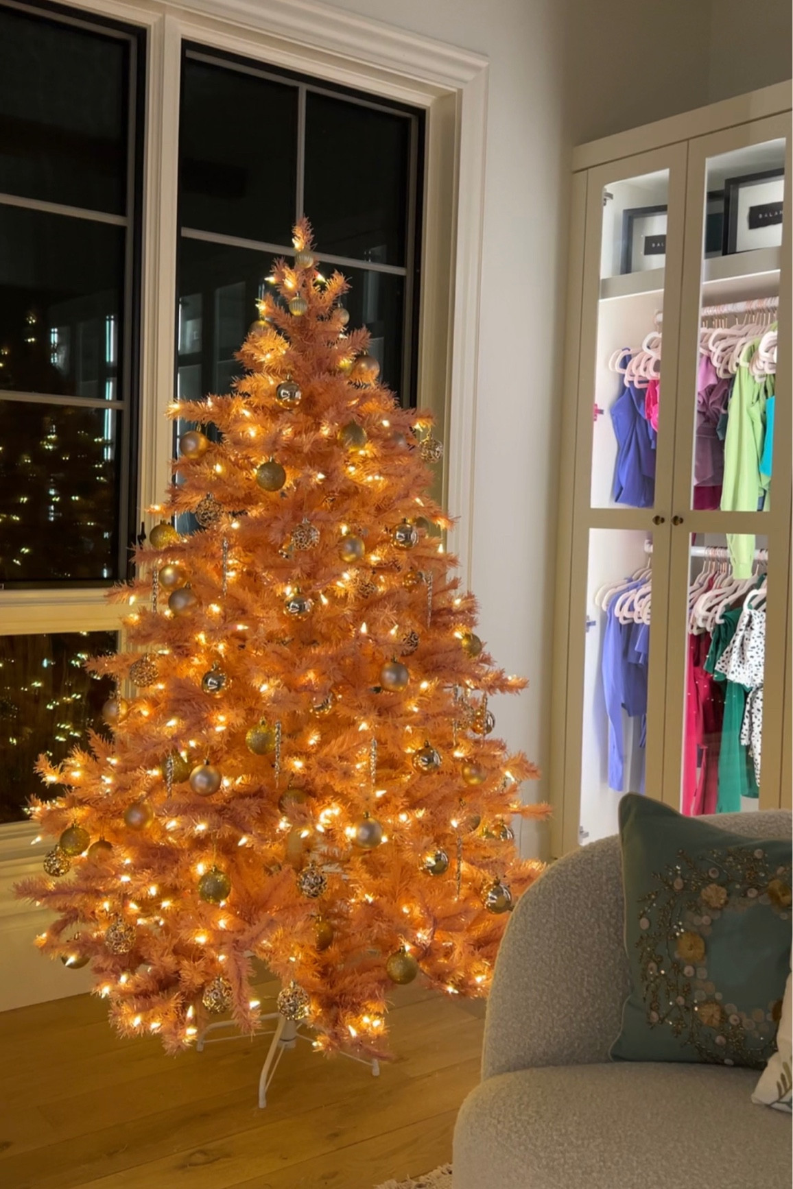 Pink Christmas tree! 🩷🎄


#LTKSeasonal #LTKHoliday