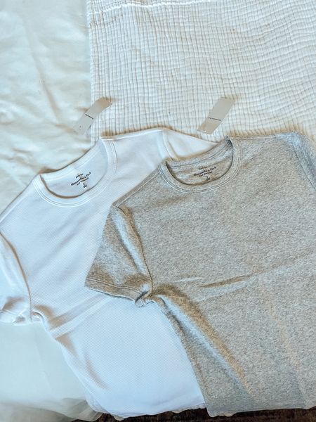 The perfect Baby tee!!! 
Abercrombie Ribbed baby tee (small)

#LTKunder50