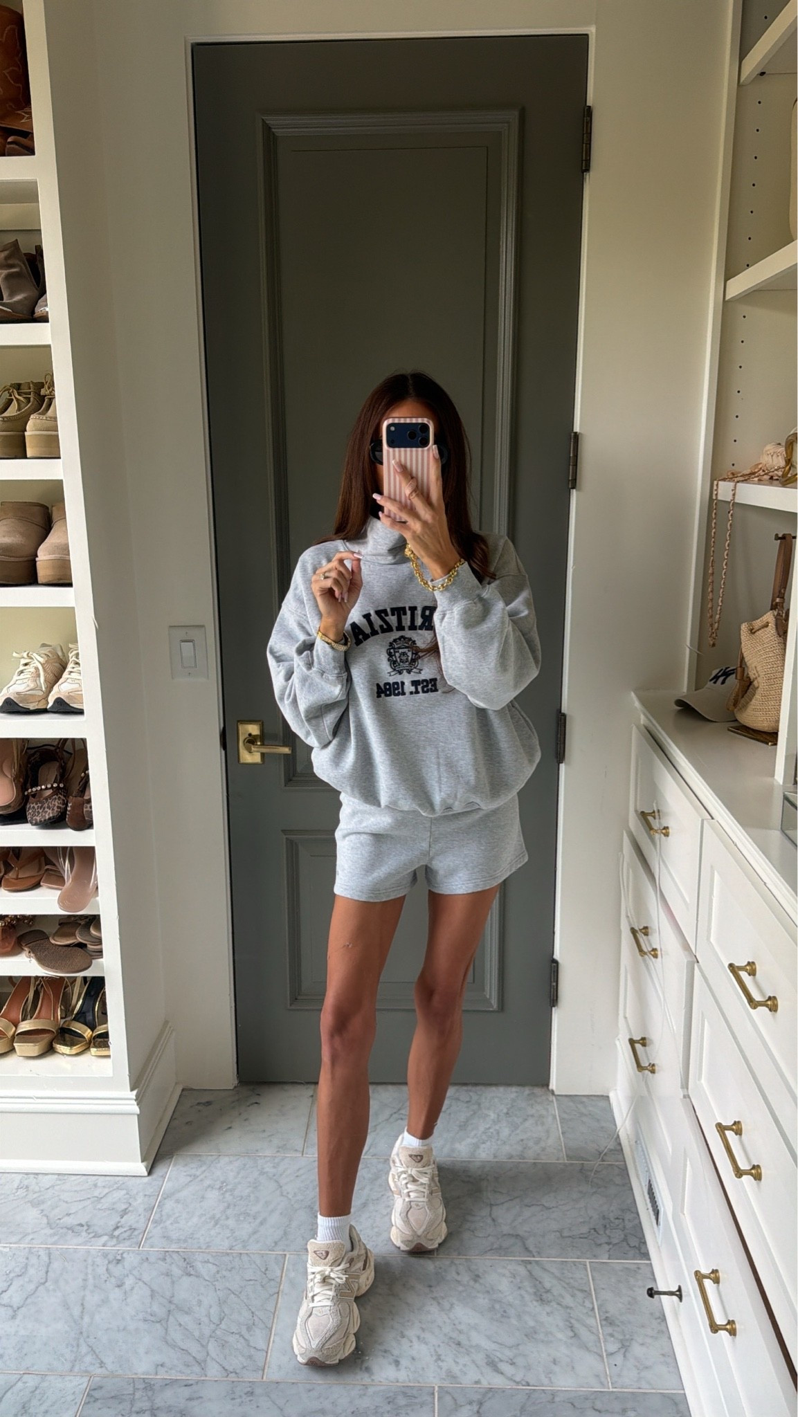 Car line chic, school drop off outfit, sweatshirts for fall

#LTKootd #LTKmomlife #LTKgrwm