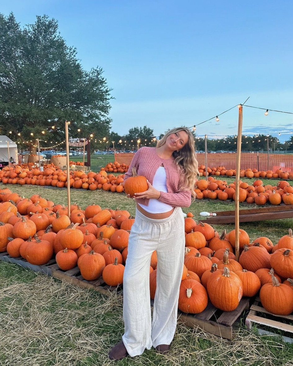 Pumpkin picking🍂🎀🎃

fall outfit, maternity pants, linen pants, button up cardigan sweater, pregnancy, pumpkin patch outfit 

#LTKHalloween #LTKSeasonal #LTKBump
