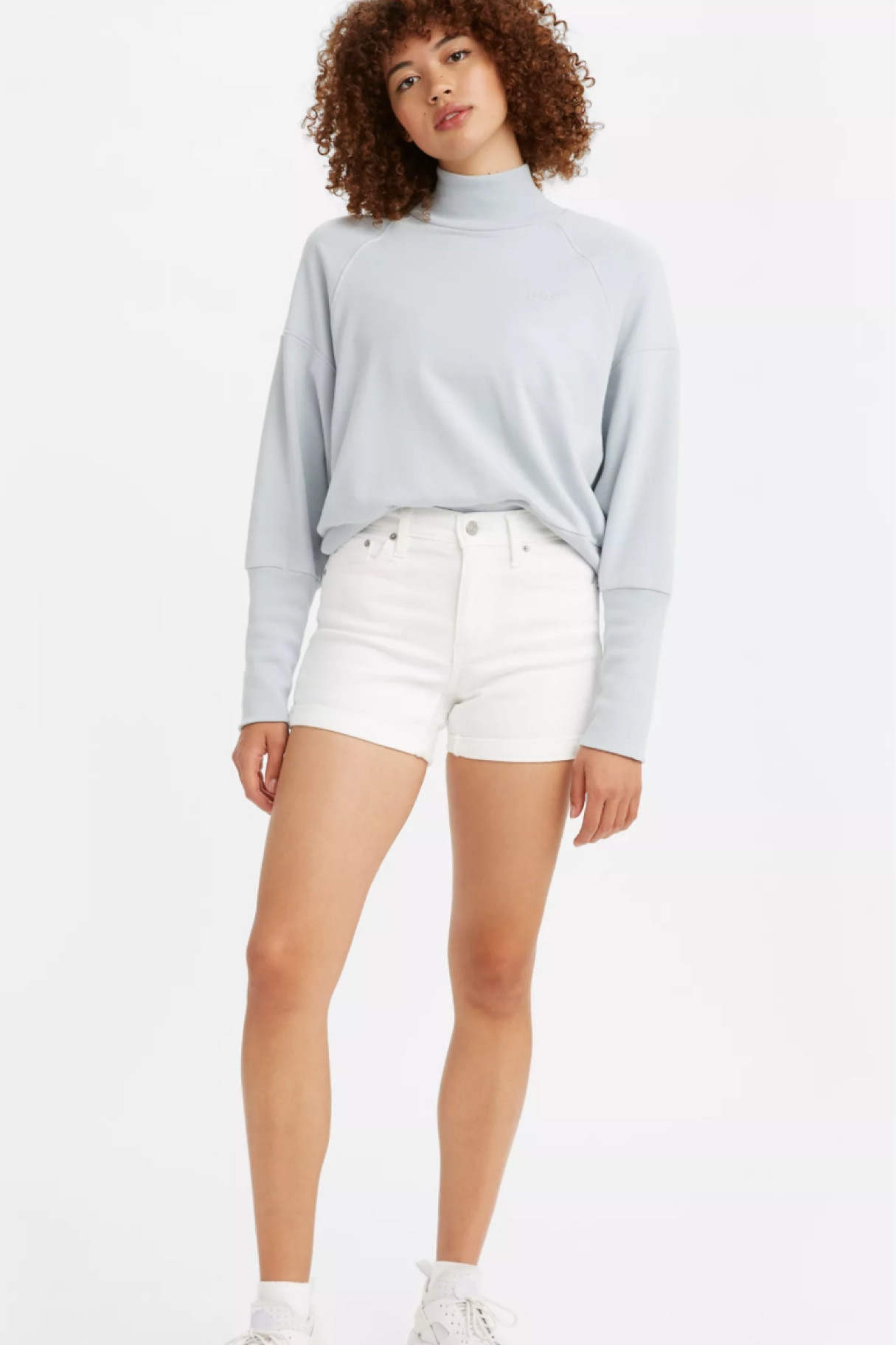 30% off Levi’s sale including these white shorts

#LTKOver40 #LTKSaleAlert #LTKFindsUnder100