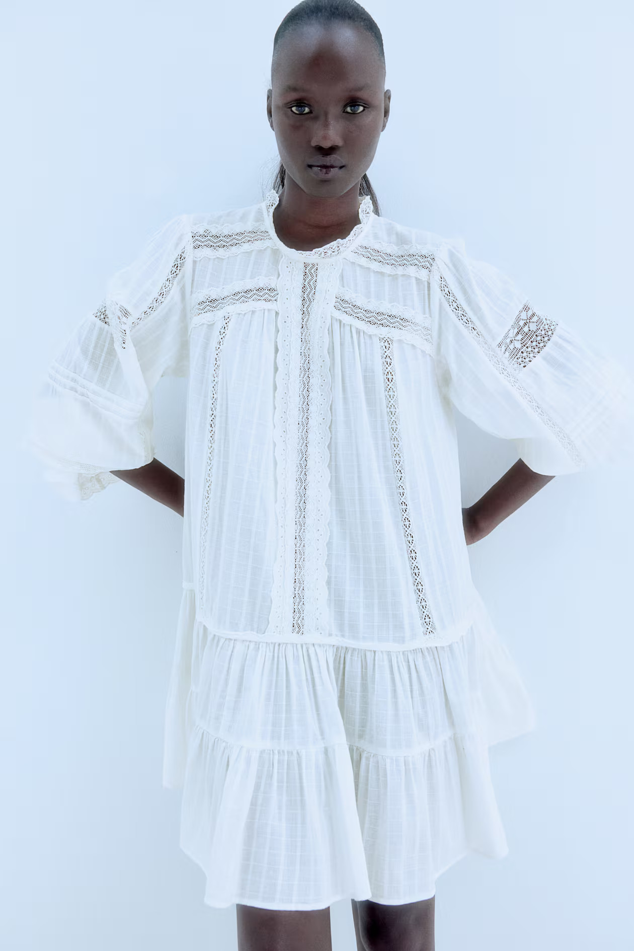 Katoenen jurk met kant - Ronde hals - Lange mouwen - Wit - DAMES | H&M NL | H&M (DE, AT, CH, NL, FI)