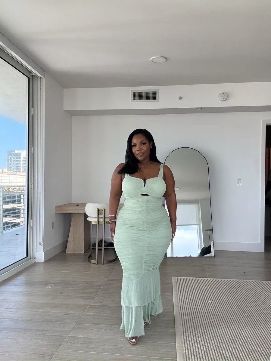 This green ruched dress is perfect for summer weddings! 🌷

Size: XL

Use code EMMYXSPANX for $$ off my shapewear!! 

Summer dresses, summer outfits, wedding guest dresses summer, Emmy Petit

#LTKMidsize #LTKPetite #LTKWedding