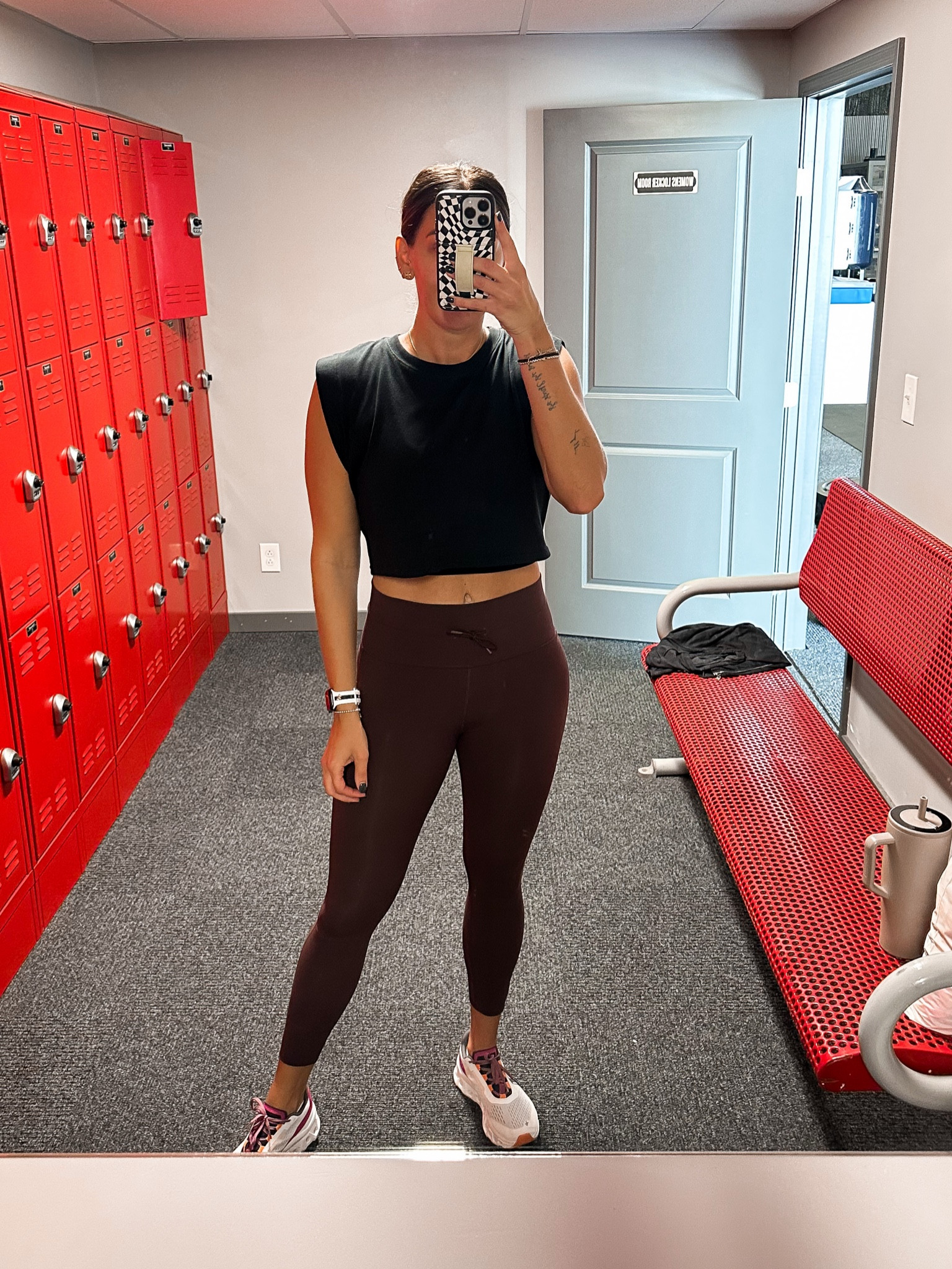 Top-medium 
Leggings-medium
Sneakers-tts 8

#LTKstyletip #LTKfitness #LTKfindsunder100