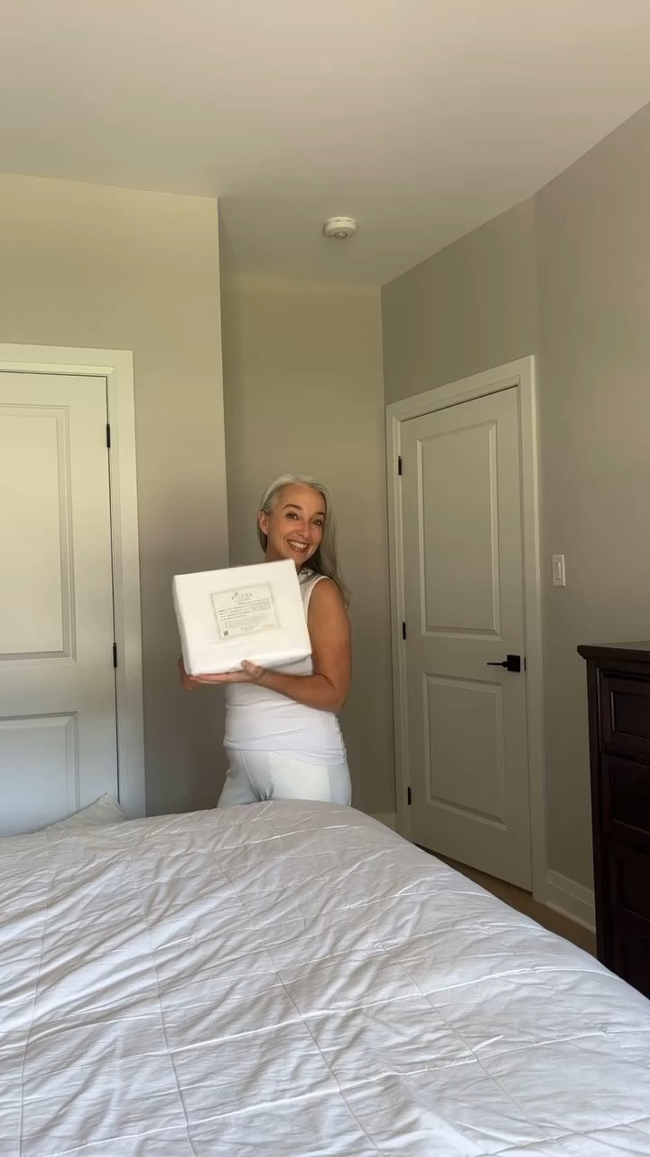 There is just something about crisp, white, fresh linens! 
This sheet set from Amazon is 400 thread count and great quality!!

#LTKcanada #LTKgiftguide