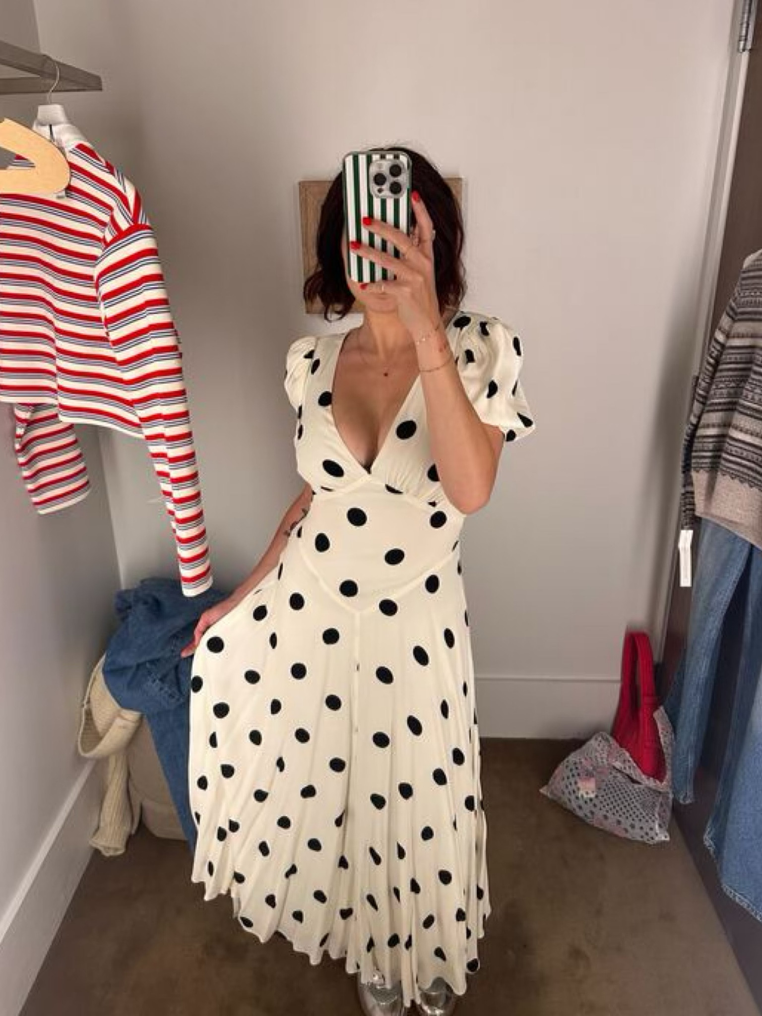 this Reformation dress >>> 😍

Dresses, Long Dress, Polka Dot, Fall Outfits 