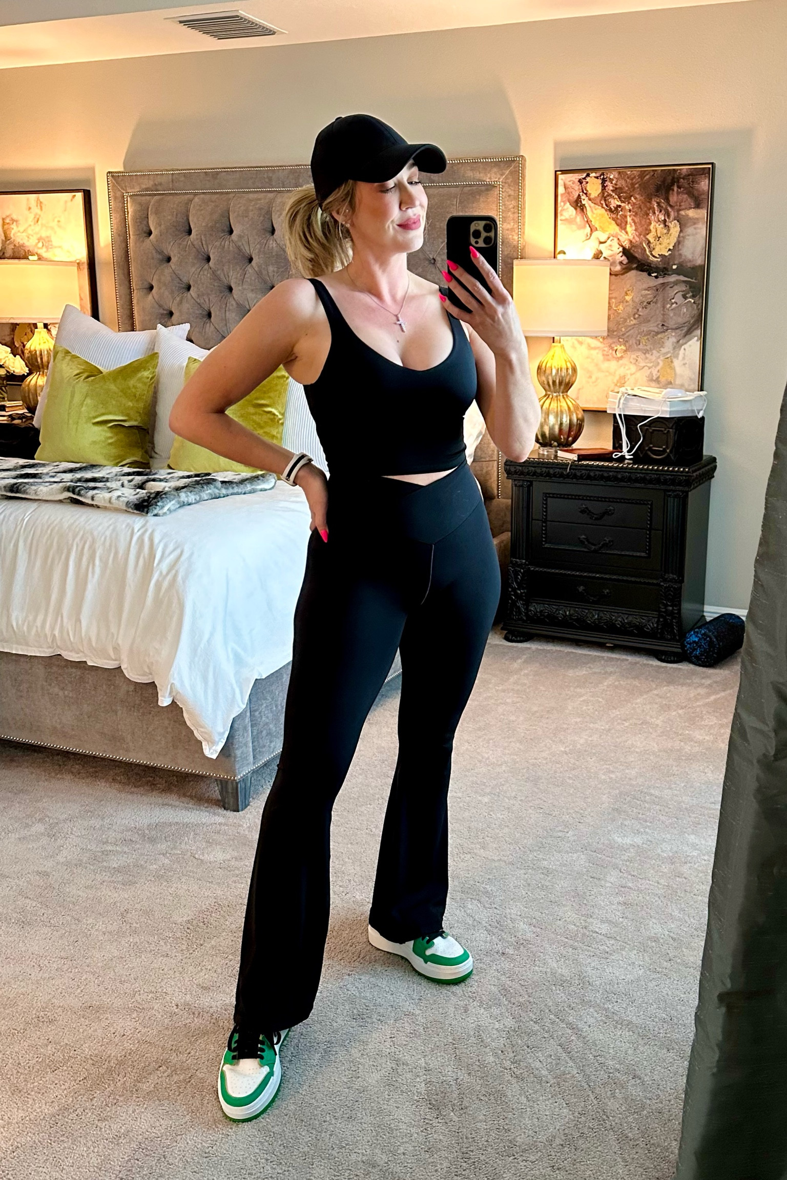 Wearing mediums

💋 Lip is ‘outspoken '