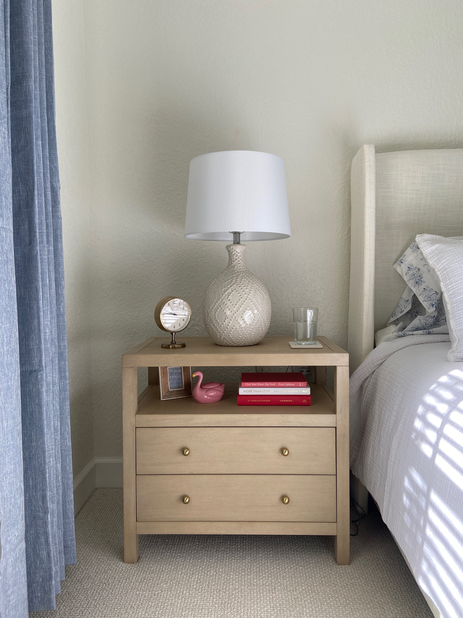 Loving this Florida bedroom! Bed and nightstands are both from #Wayfair and the quality is 👌🏻👌🏻