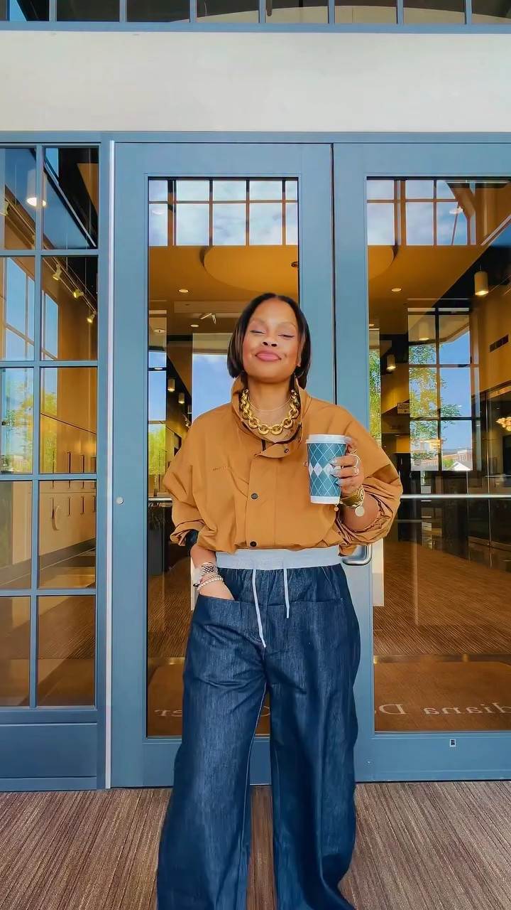 Style Rewind! Most lewks linked in bio! 🖤🖤
•
•
Style recap, style inspo, style over forty, style inspo