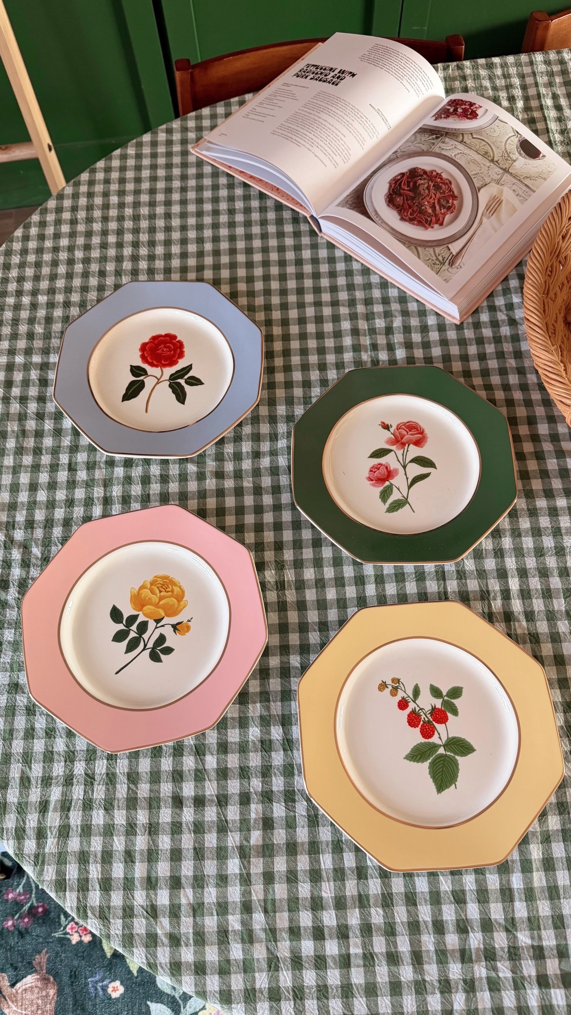 Most beautiful dessert plate set 🌼🌷