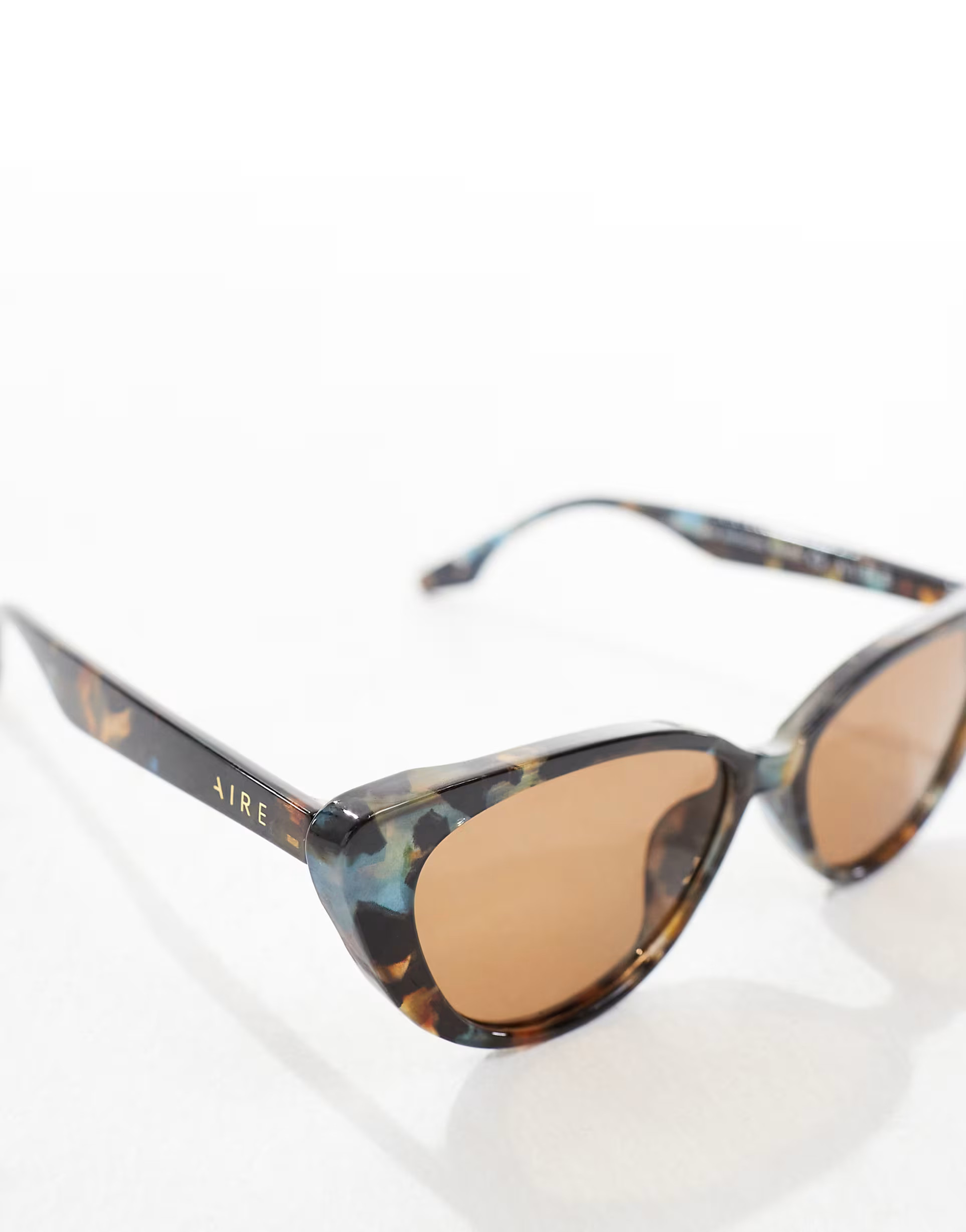 AIRE - Amalthea - Lunettes de soleil yeux de chat à verres marron - Écaille de tortue | ASOS (Global)