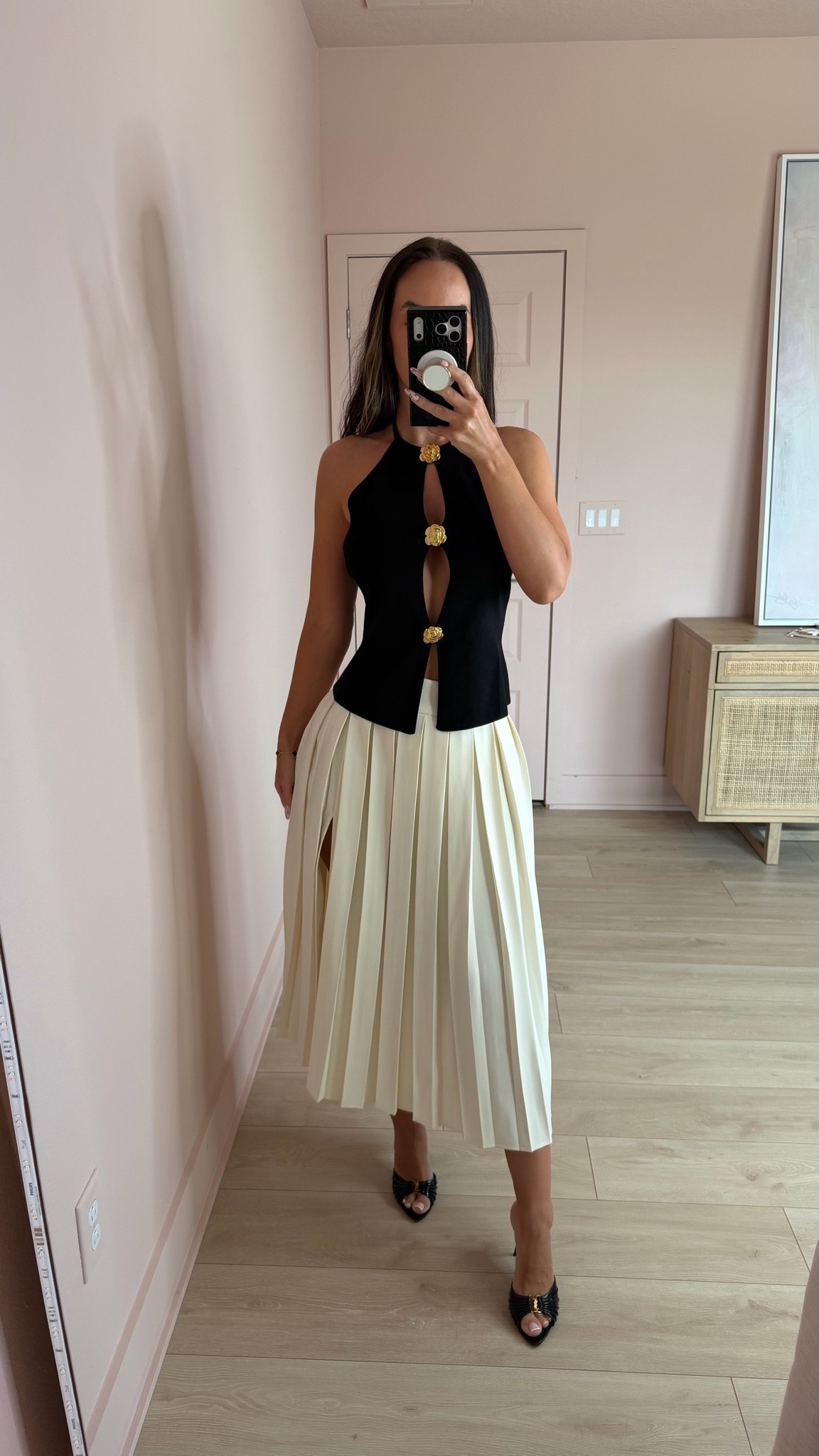 Wearing an XS in the top 
The skirt is sold out so I linked alternatives 

Elegant outfit inspo | midi skirt | black and white outfit

#LTKootd #LTKTall