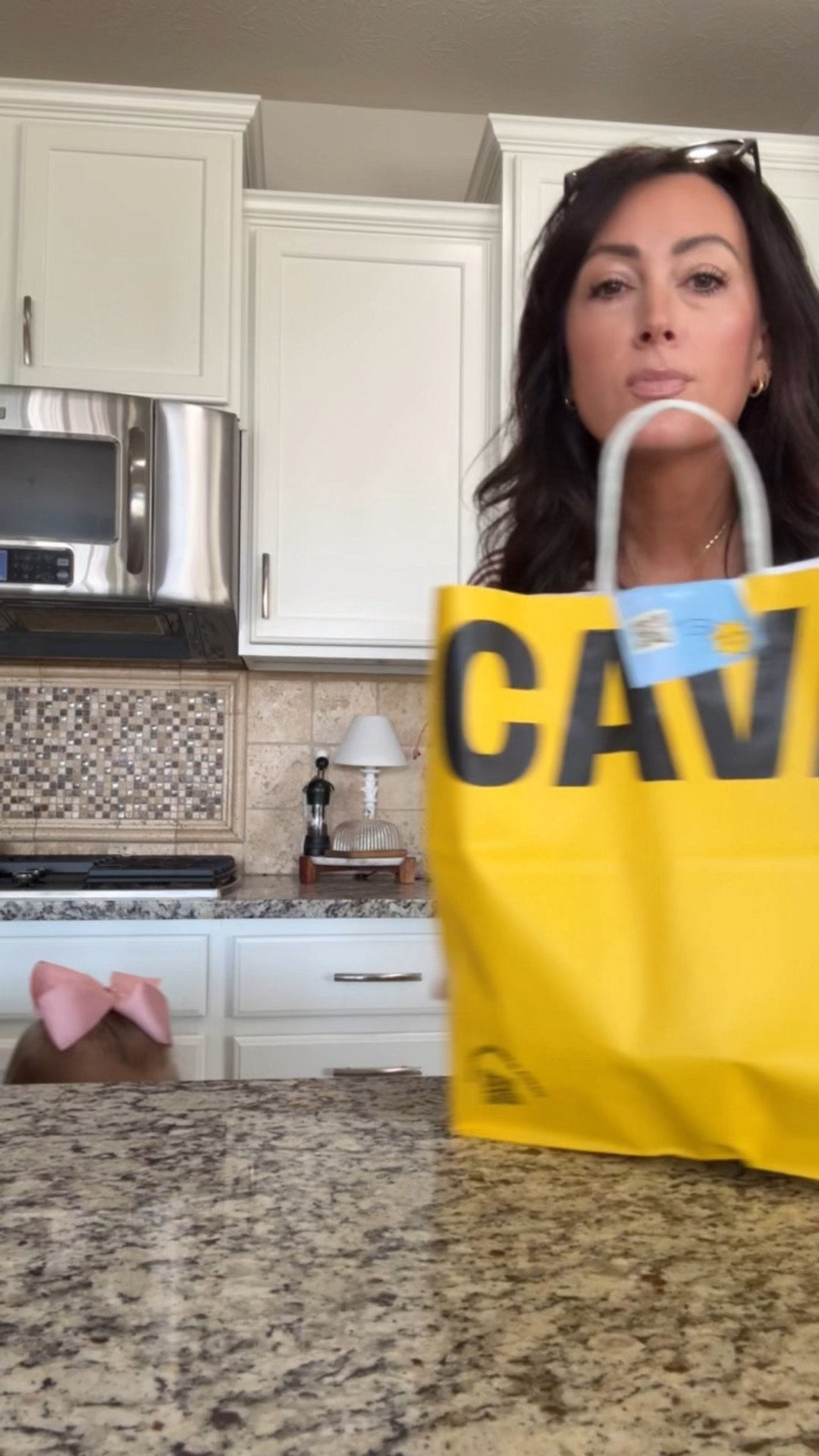 This is my go-to Cava order 👏🏻🥗

• Greens + Grains bowl (1/2 white rice, 1/2 arugula)
• falafels
• crazy feta
• tzatziki 
• fire roasted corn
• tomato + onion
• cucumbers 
• feta cheese
• avocado 
• lemon herb tahini for dressing
• side pita 