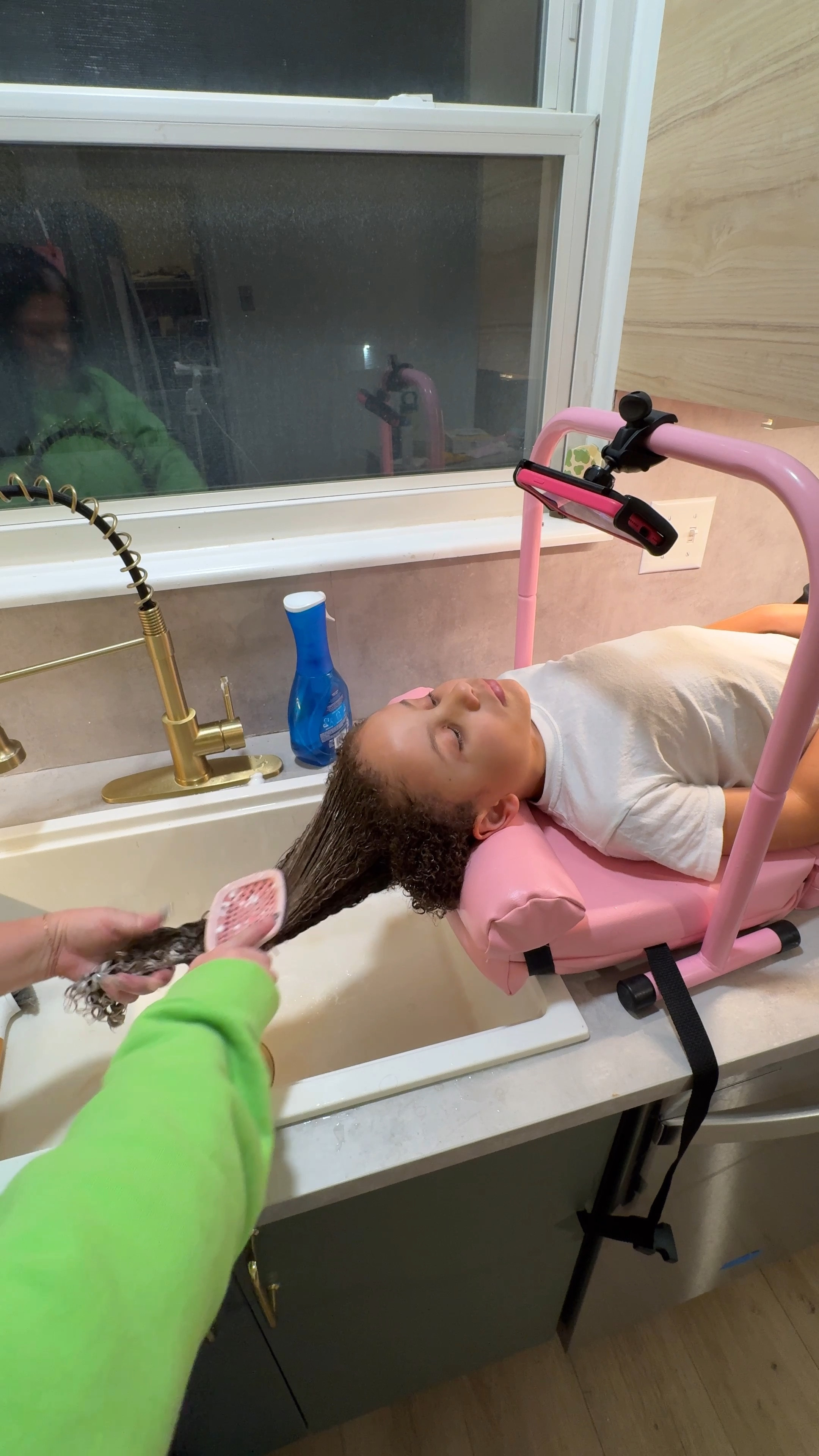 it just needs some ✨shrinking✨ #washday #curlyhair 