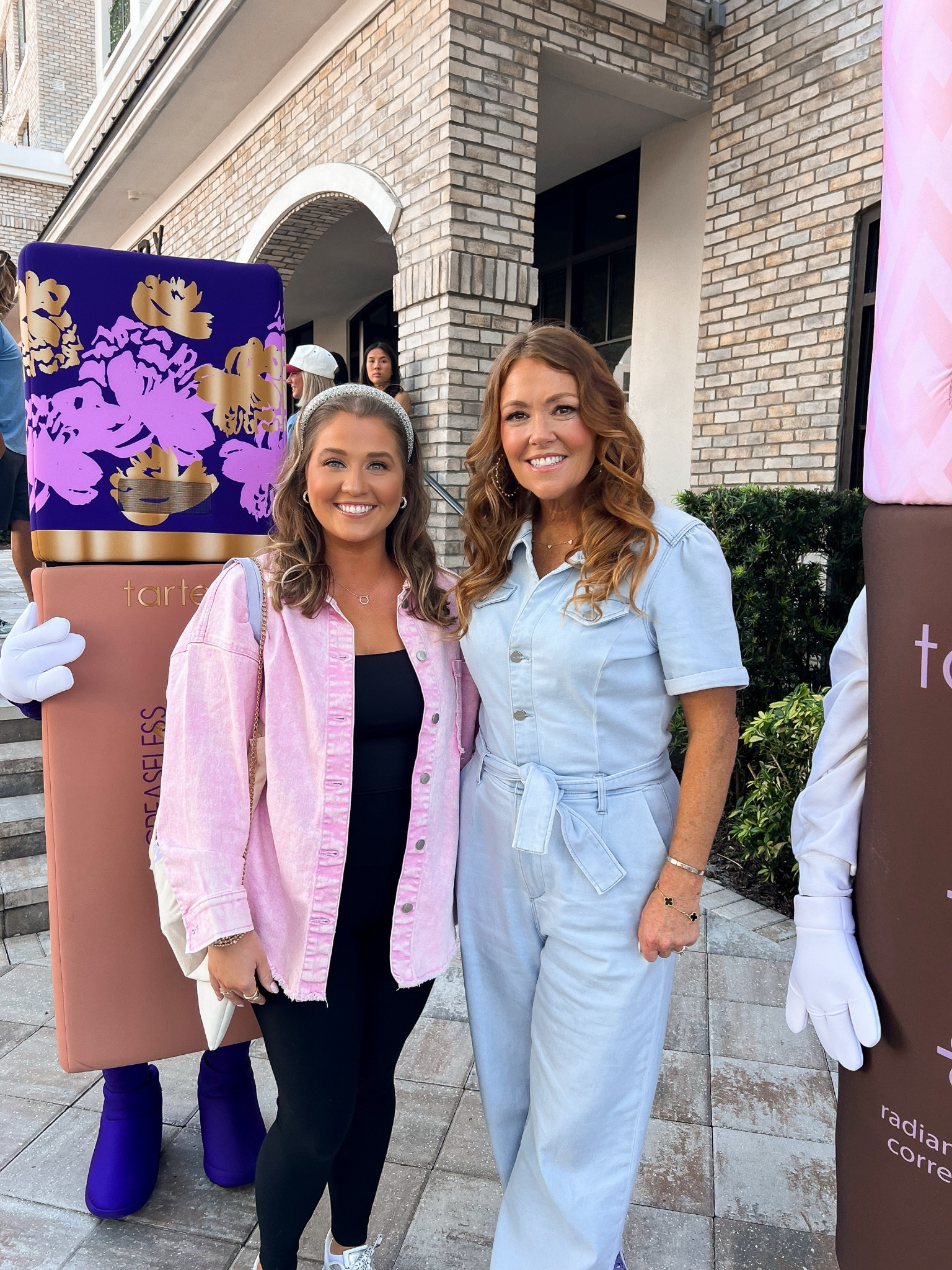 So amazing getting to meet Maureen Kelly the CEO of Tarte Cosmetics!!! 💜💜💜 tarte kindness tour tampa !! 

My jacket is on major sale right now ! 

Walmart 
Walmart fashion 
Tarte shape tape 
Tarte face tape 
Maracuja juicy lip 
Tartlette 
Makeup 💄 
Mid size 

#LTKstyletip #LTKSeasonal #LTKbeauty