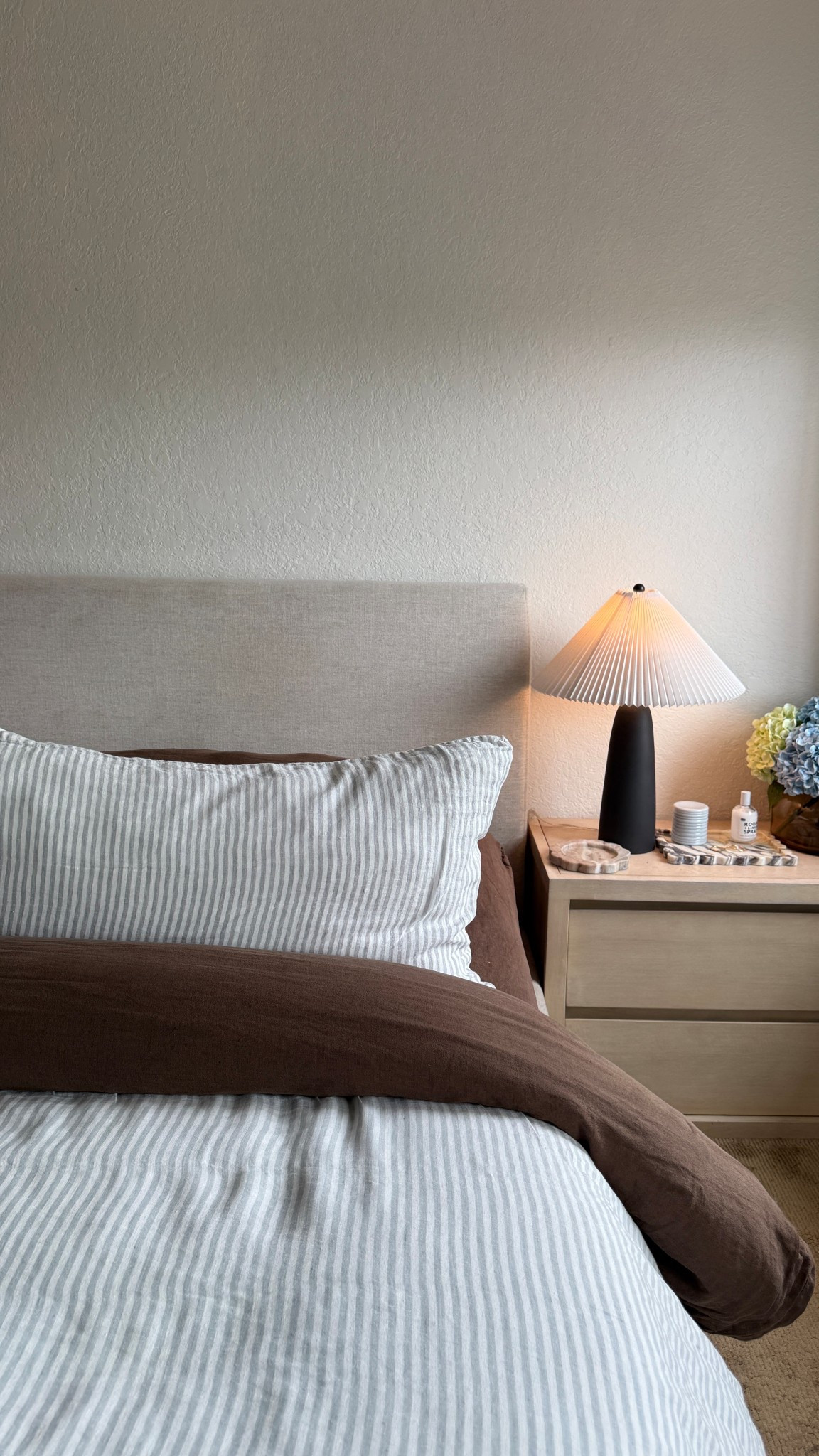 Blue and brown bedding combo 

#LTKSeasonal #LTKHome