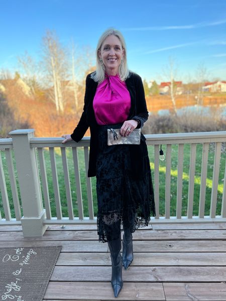 GIbsonlook glam collection. Bright pink halter top, black velvet blazer, black lace skirt.

Use code DOUSED10 for 10% off at Gibsonlook.

#LTKworkwear #LTKunder100 #LTKHoliday