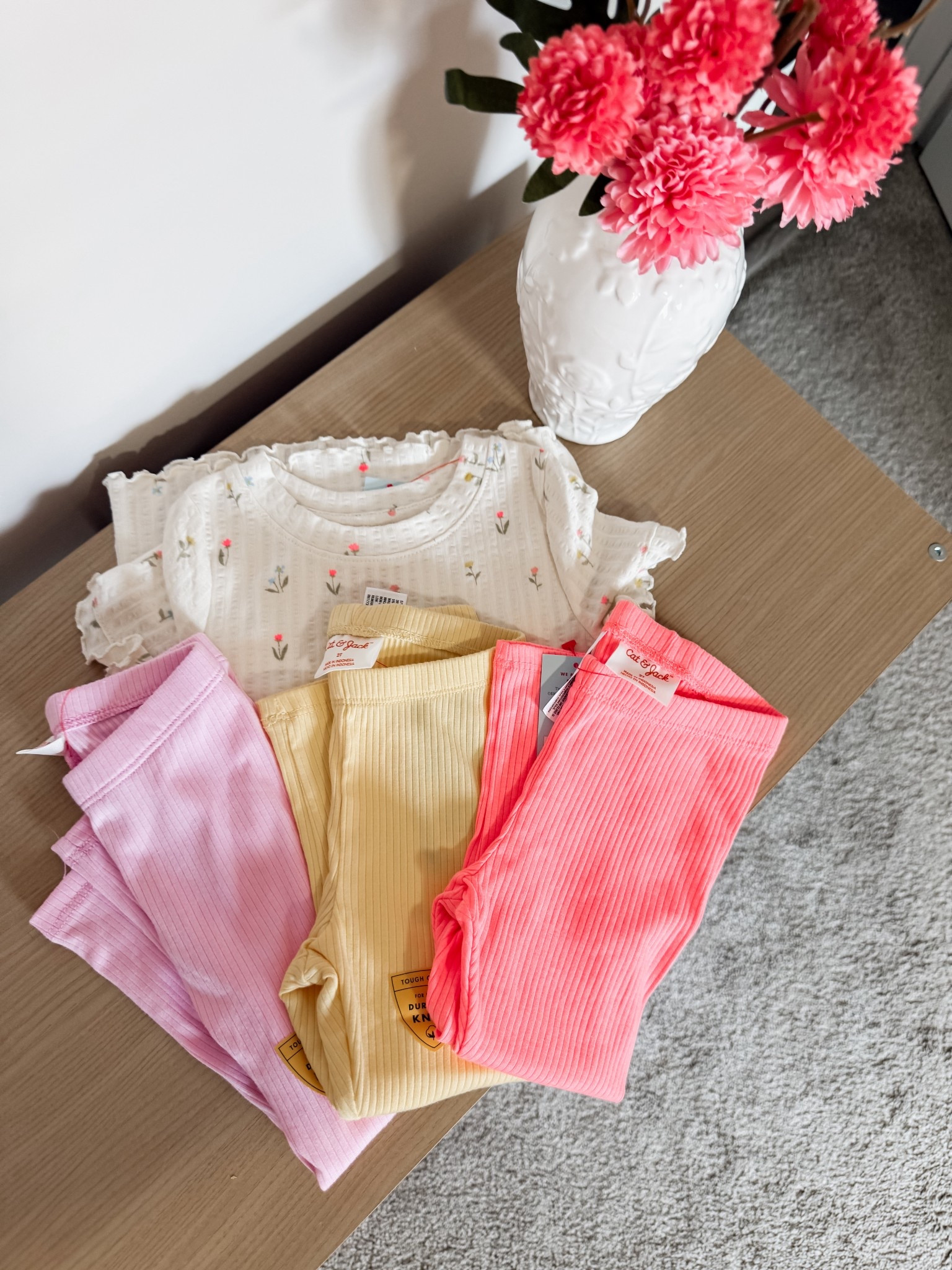 The cutest legging and tops! $5 leggings and loving the colors - tops $8! 


Toddler cat and jack, target cat and jack, toddler girl spring finds, toddler OOTD, toddler girl target finds

#LTKootd #LTKKids #LTKBaby